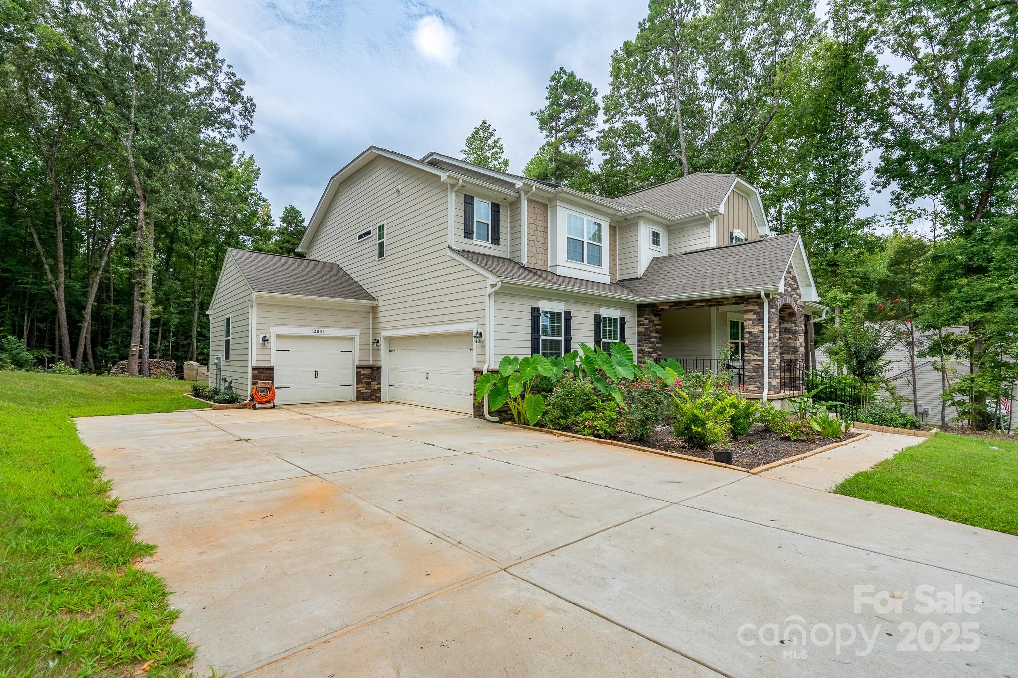 The Estates at Arlington Woods - Residential
