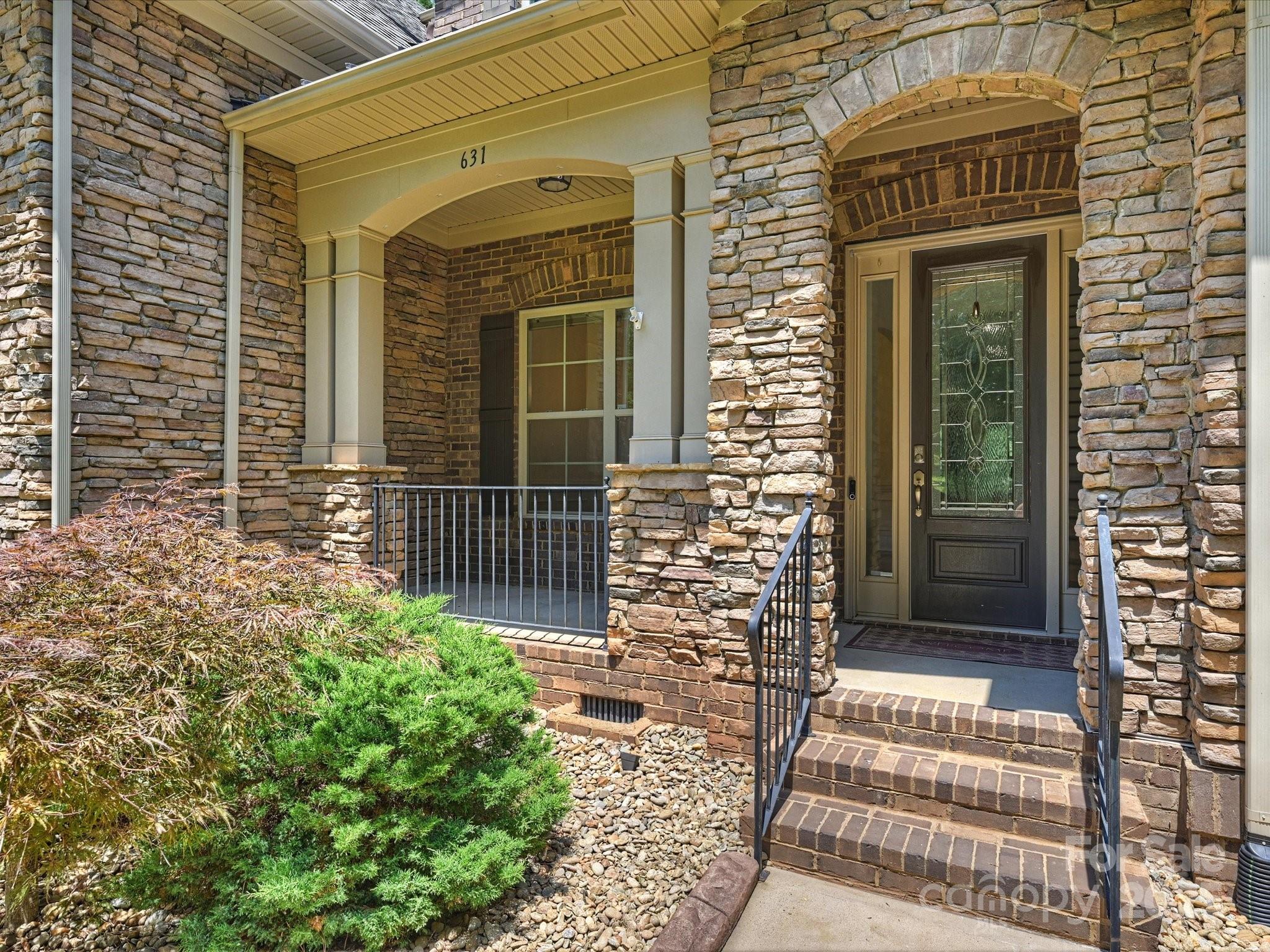 The Coves on River Oaks - Residential