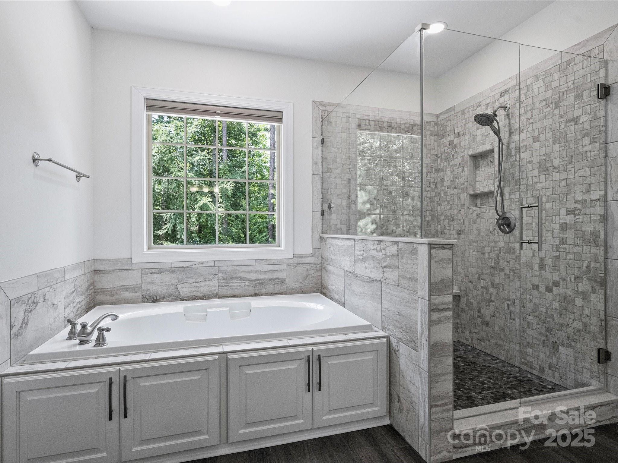 The Coves on River Oaks - Residential