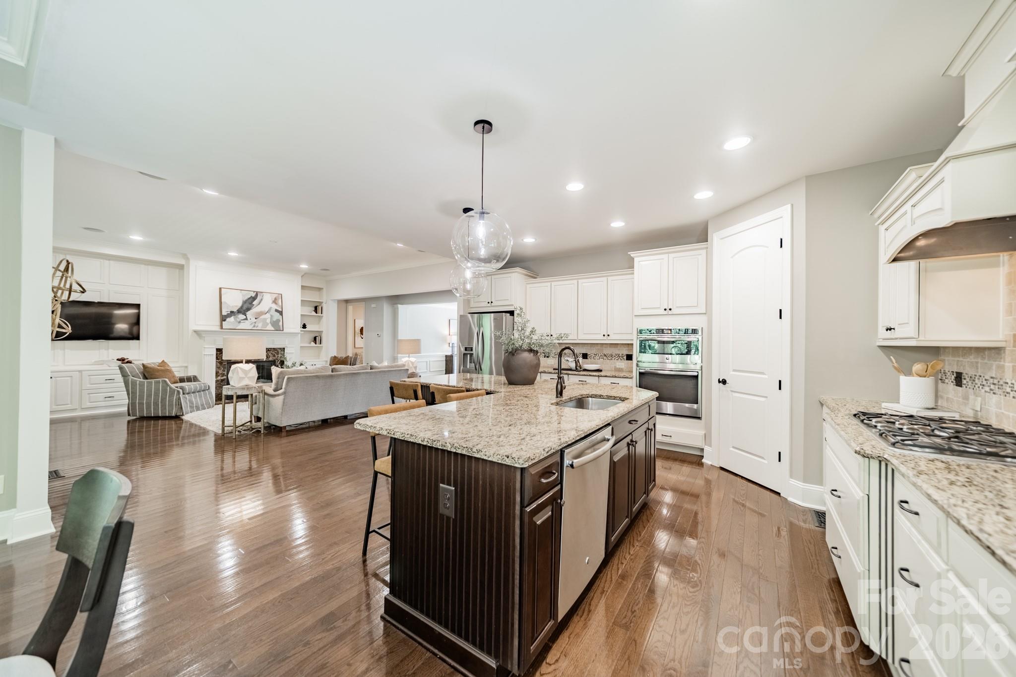 Hollister - Residential