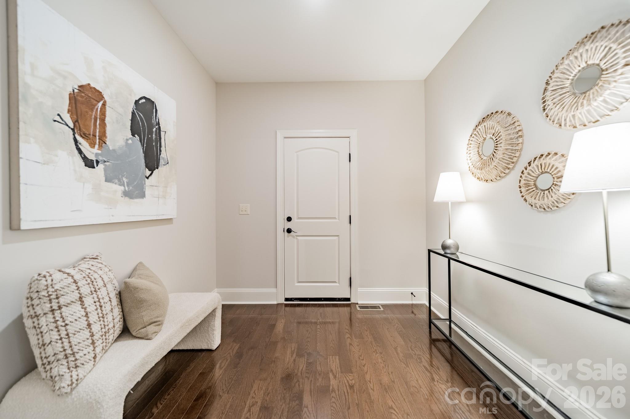Hollister - Residential
