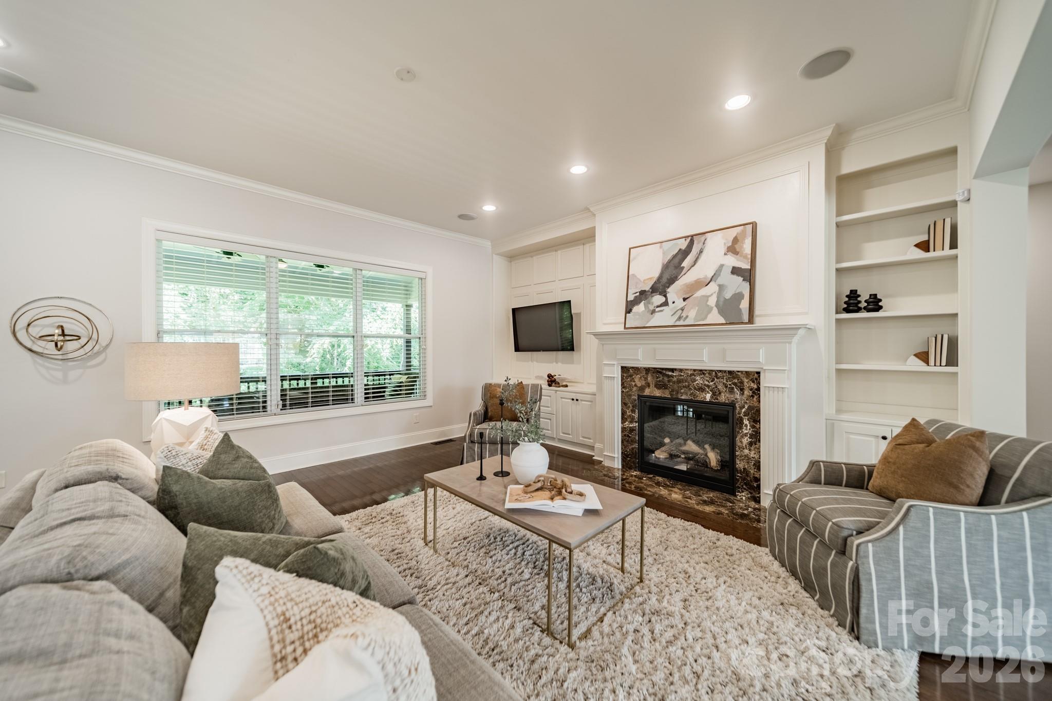 Hollister - Residential