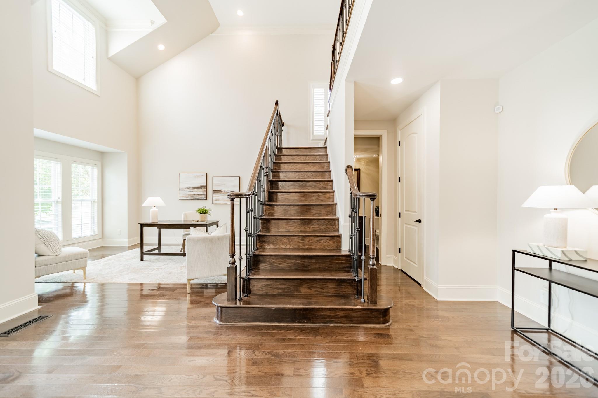 Hollister - Residential