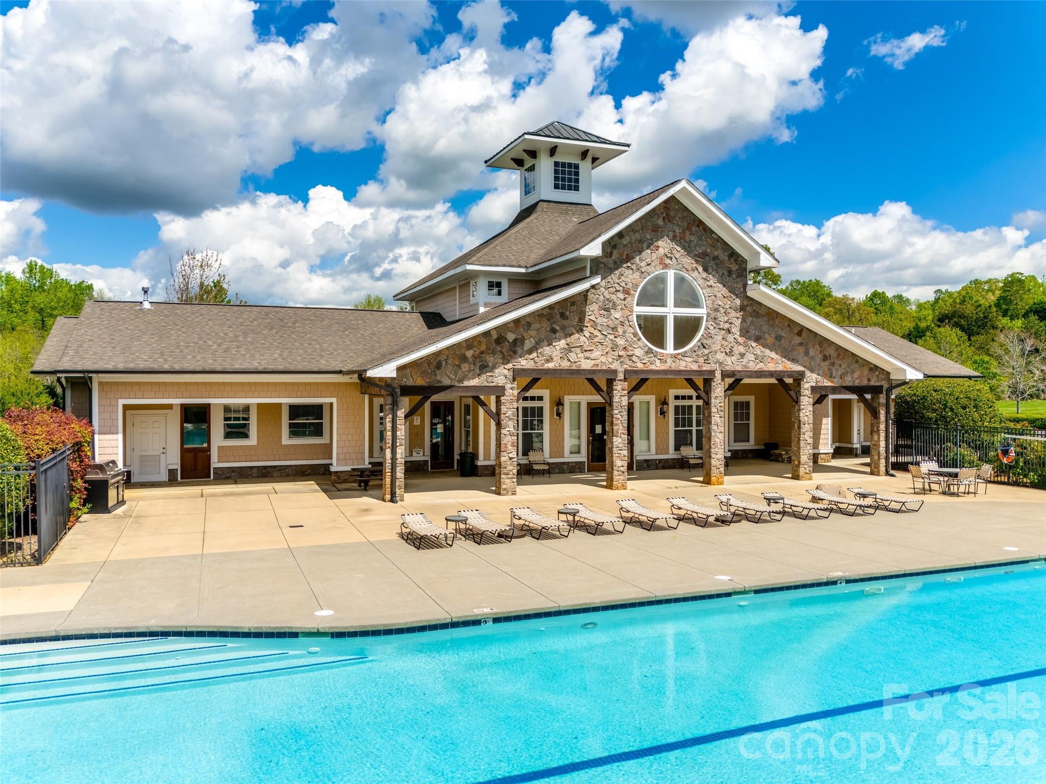 Hollister - Residential