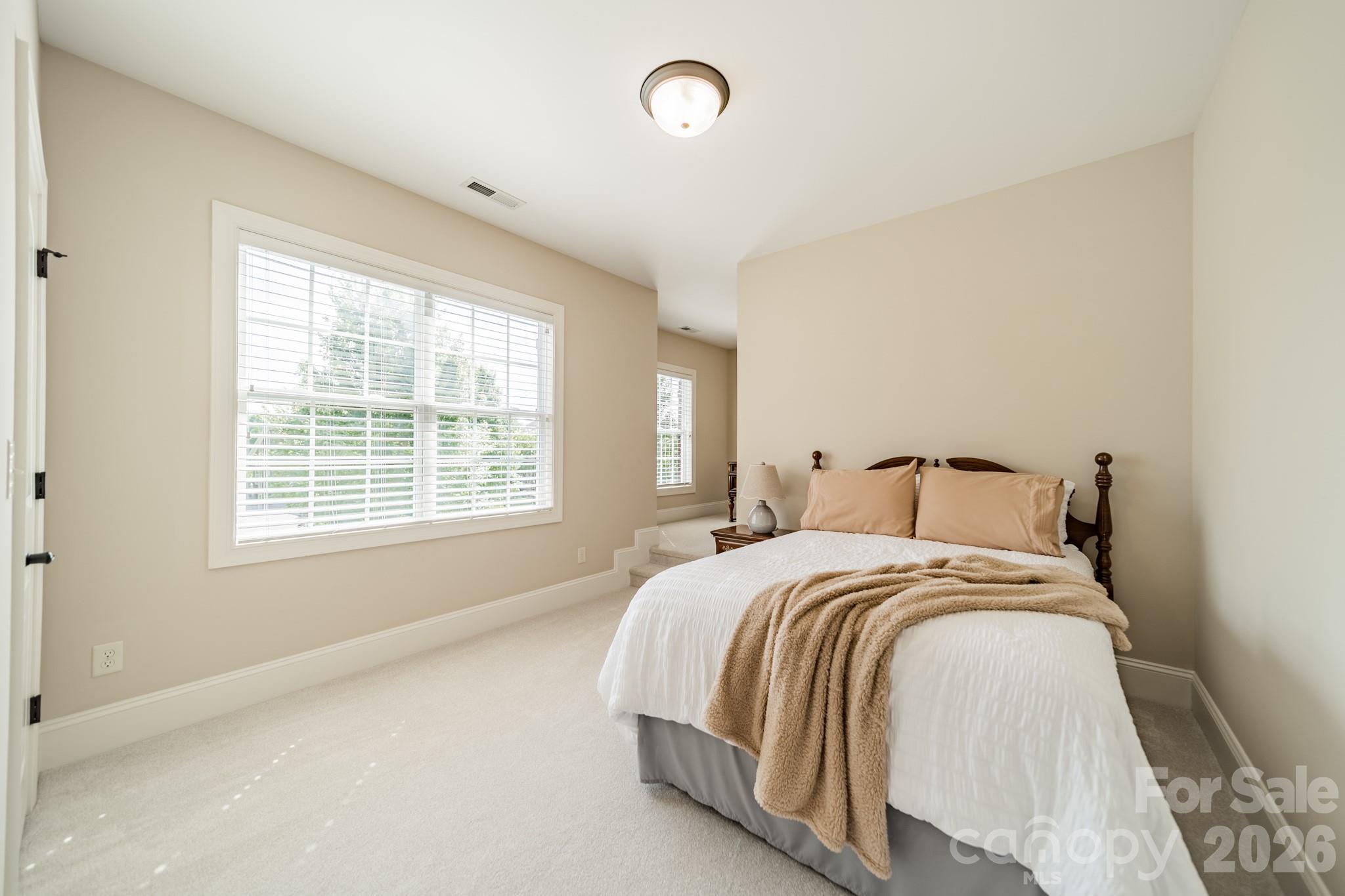 Hollister - Residential