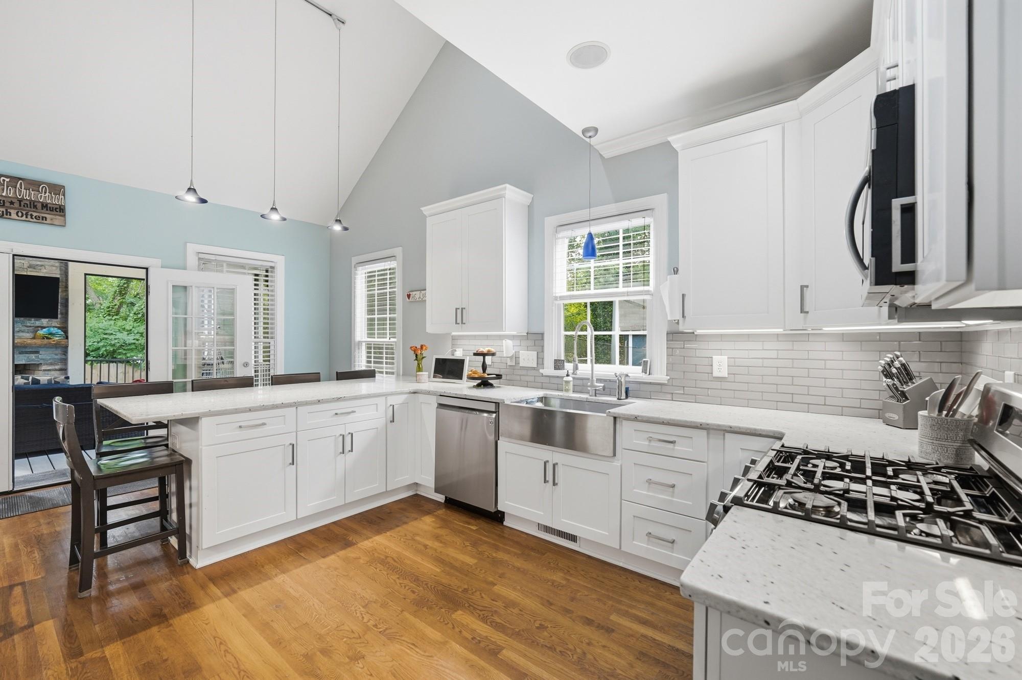 The Oaks On Providence - Residential