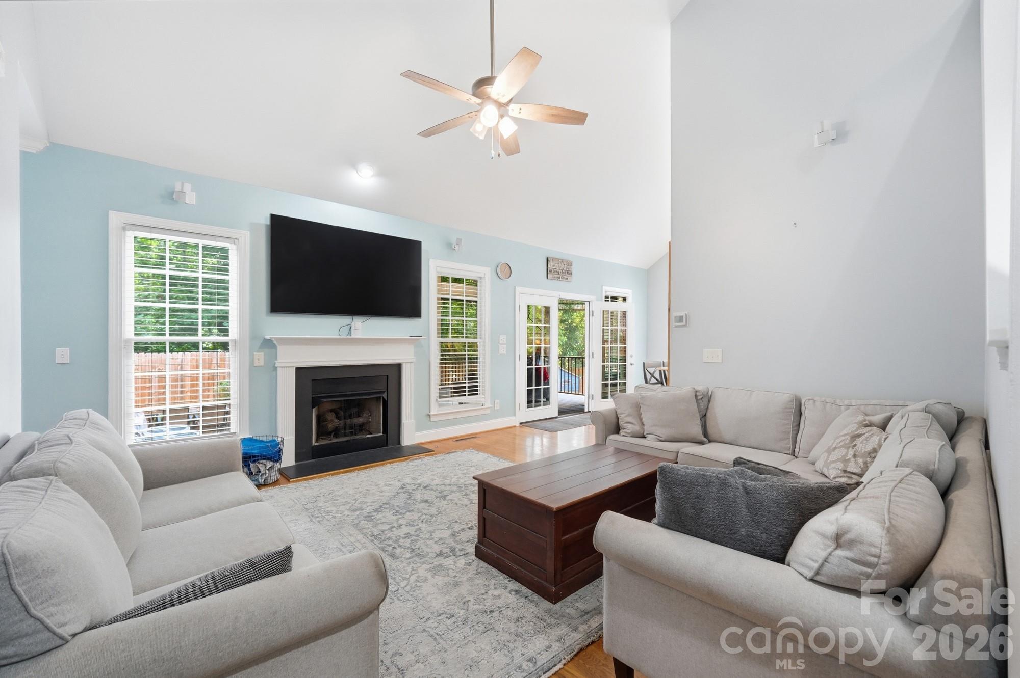 The Oaks On Providence - Residential