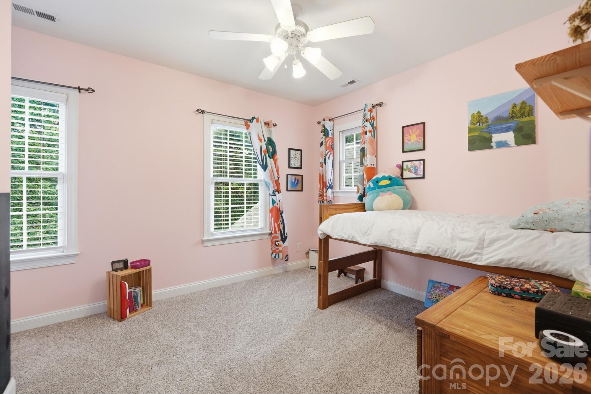 The Oaks On Providence - Residential