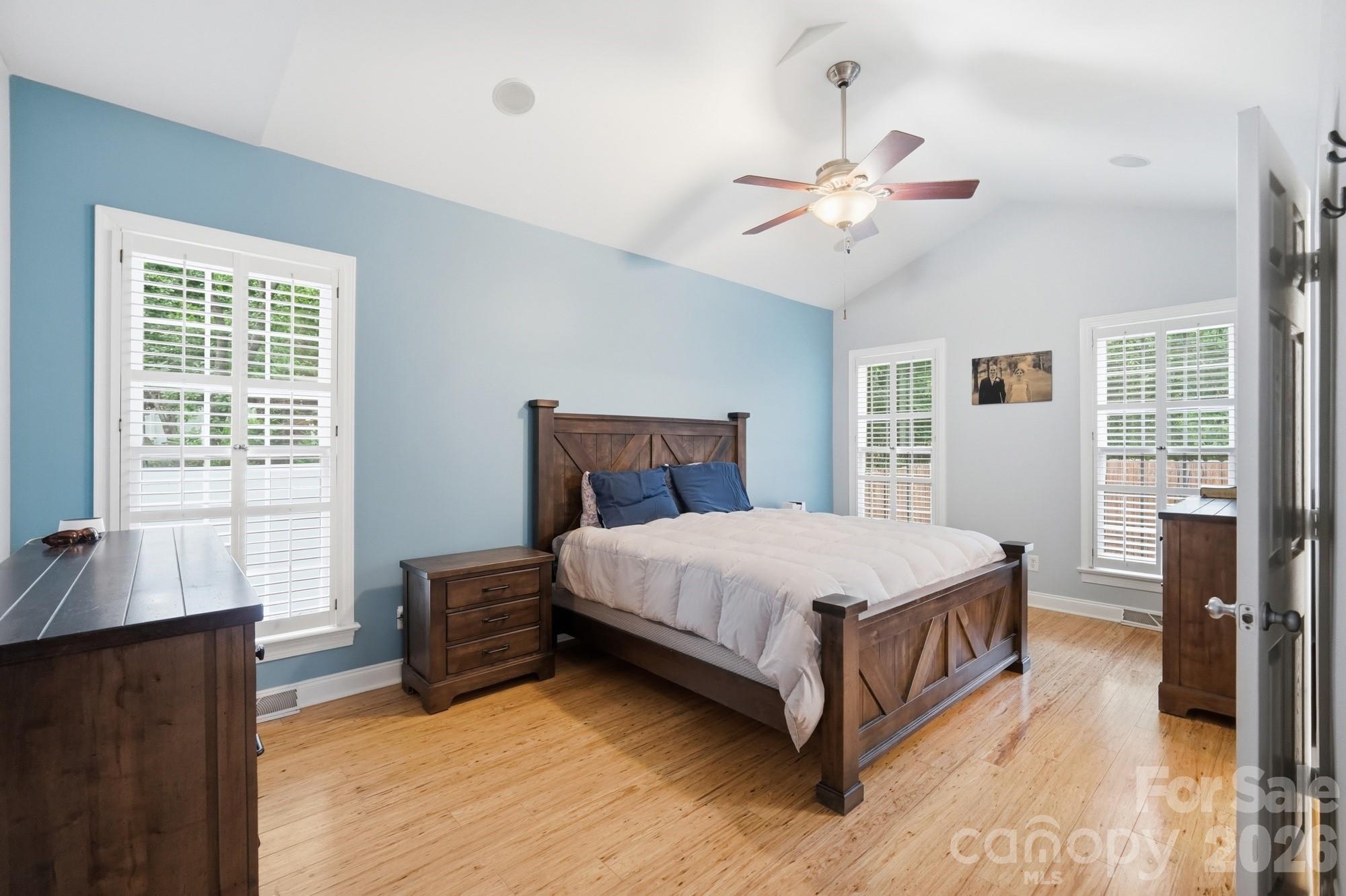 The Oaks On Providence - Residential