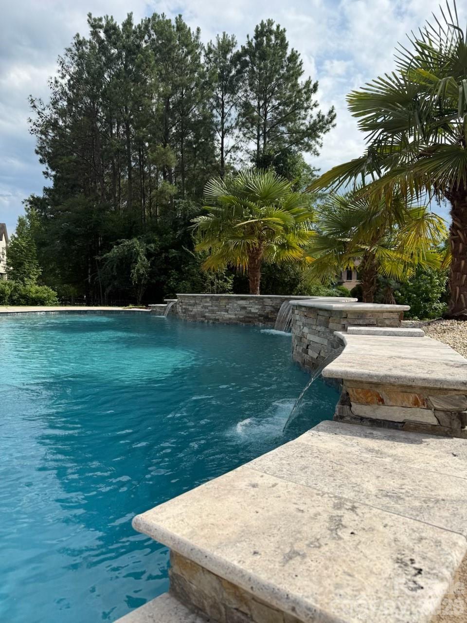 Ladera - Residential