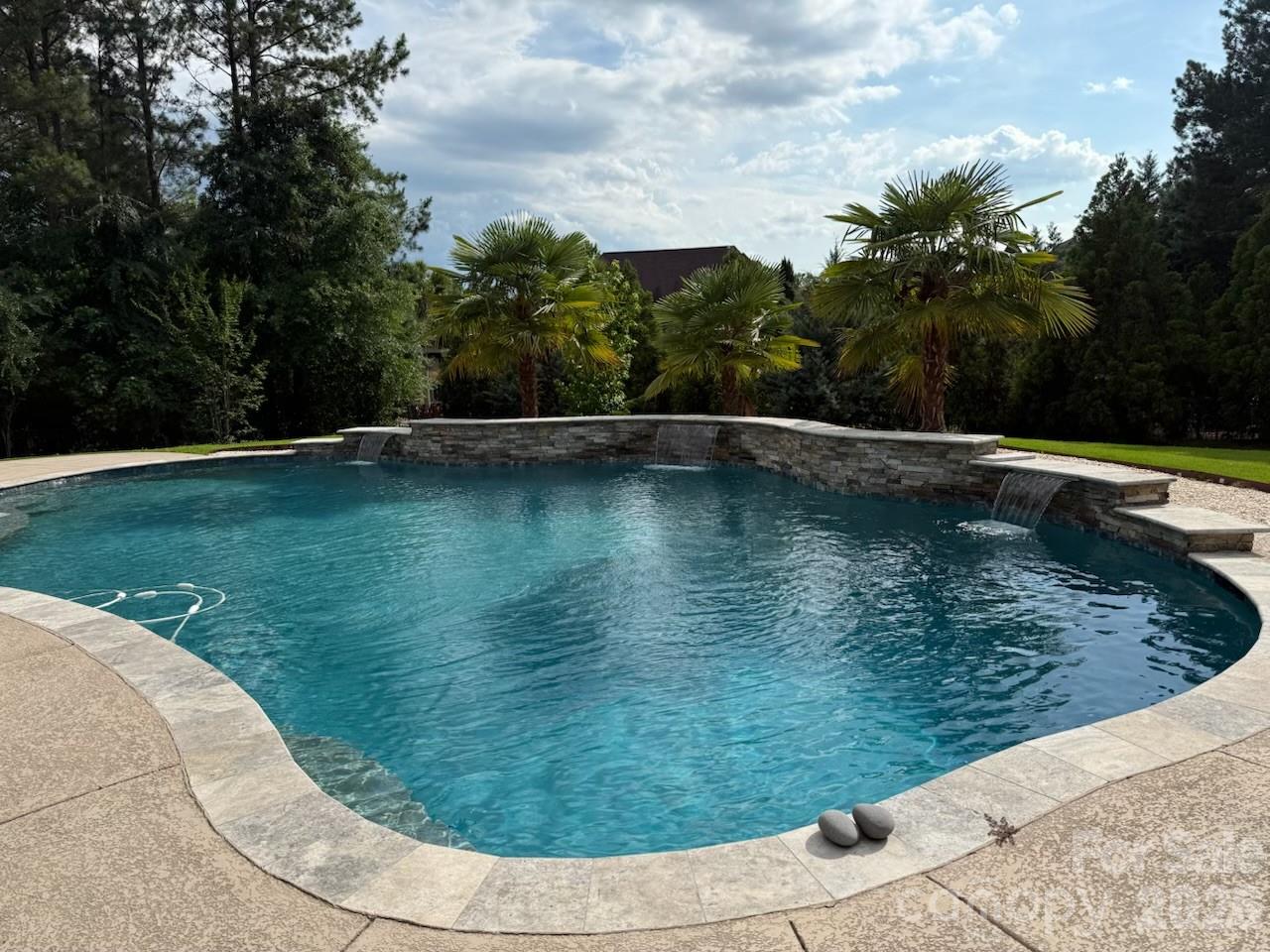 Ladera - Residential