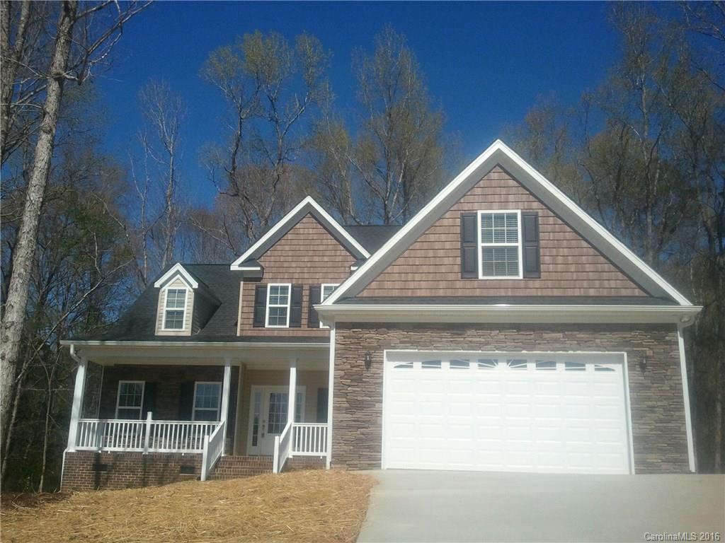 Great New Construction on the North side of town. Two story foyer and family room with stone fireplace and gas logs, formal dining room, kitchen has granite countertops, stainless steel appliances, including refrigerator, also has a breakfast area. Master bedroom is on the main floor with a large master bath with dbl sinks, separate tub and shower, large walk-in closet. Three large bedrooms, one full bath upstairs.