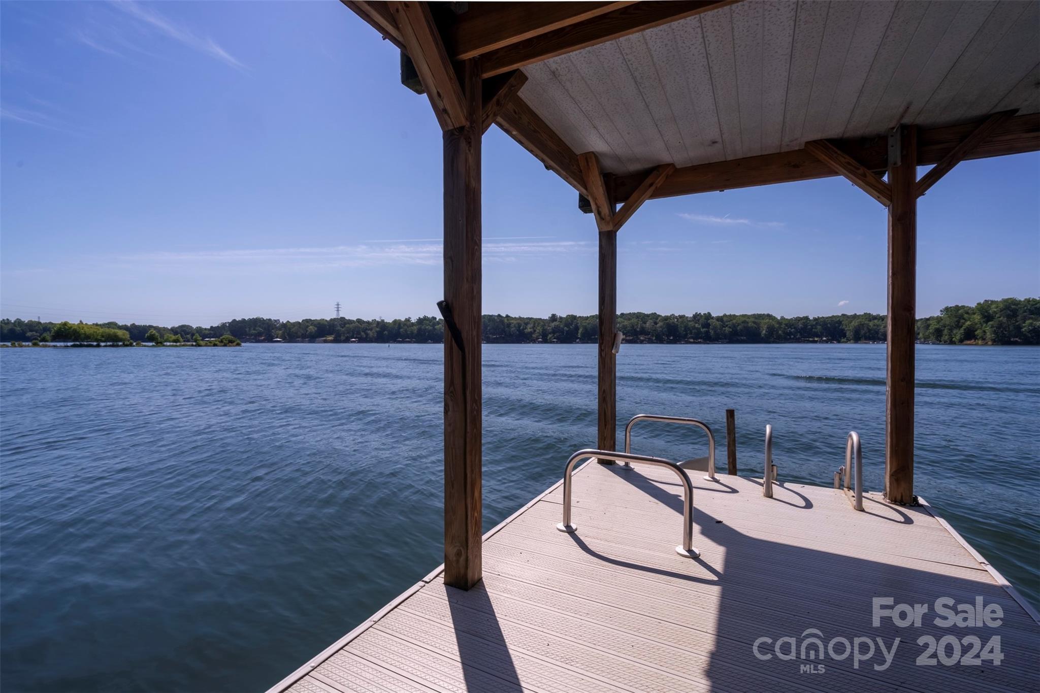 Mountain Island Lake - Land