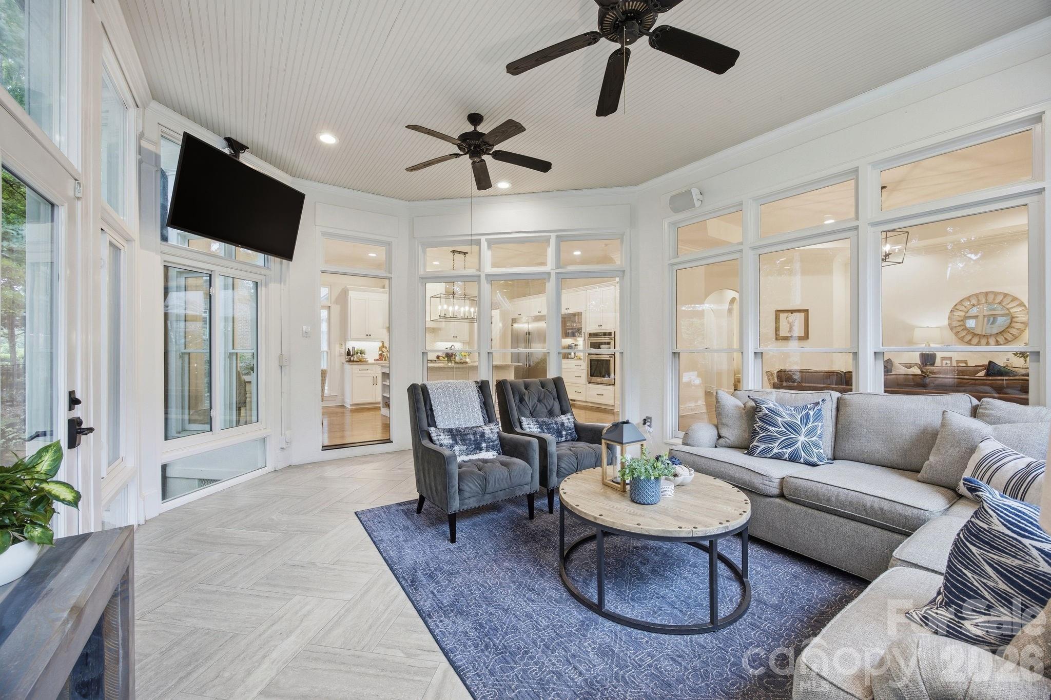 The Peninsula - Residential