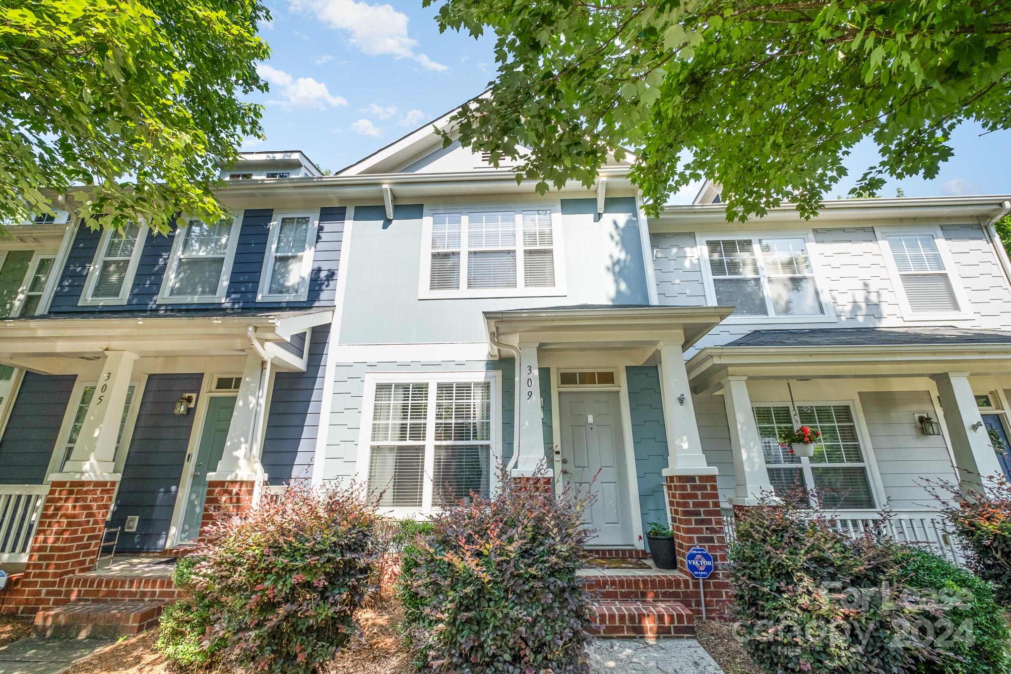Great uptown location and situated right outside the Wesley Heights community. This adorable open floor  townhome includes two bedrooms (BOTH with en suites),  granite counter tops, gas log fireplace, fenced in backyard and includes washer/dryer and microwave.  The townhome has no back neighbors and backs up to a wooded area.  Lela Court is located near Irwin & Stewart Creek Greenways to enjoy a good run or walk after a long day.  The community is also near Frazier Park where you can find soccer field, tennis and basketball courts, a playground, creek-side trails, and a dedicated dog park.  In addition, close to lots of entertainment and dining...breweries, restaurants, museums, sporting arenas, and more.