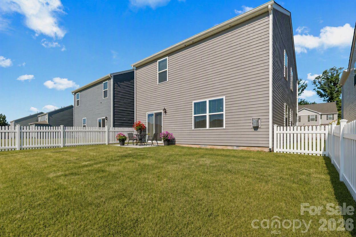 The Hamptons at Hickory - Residential