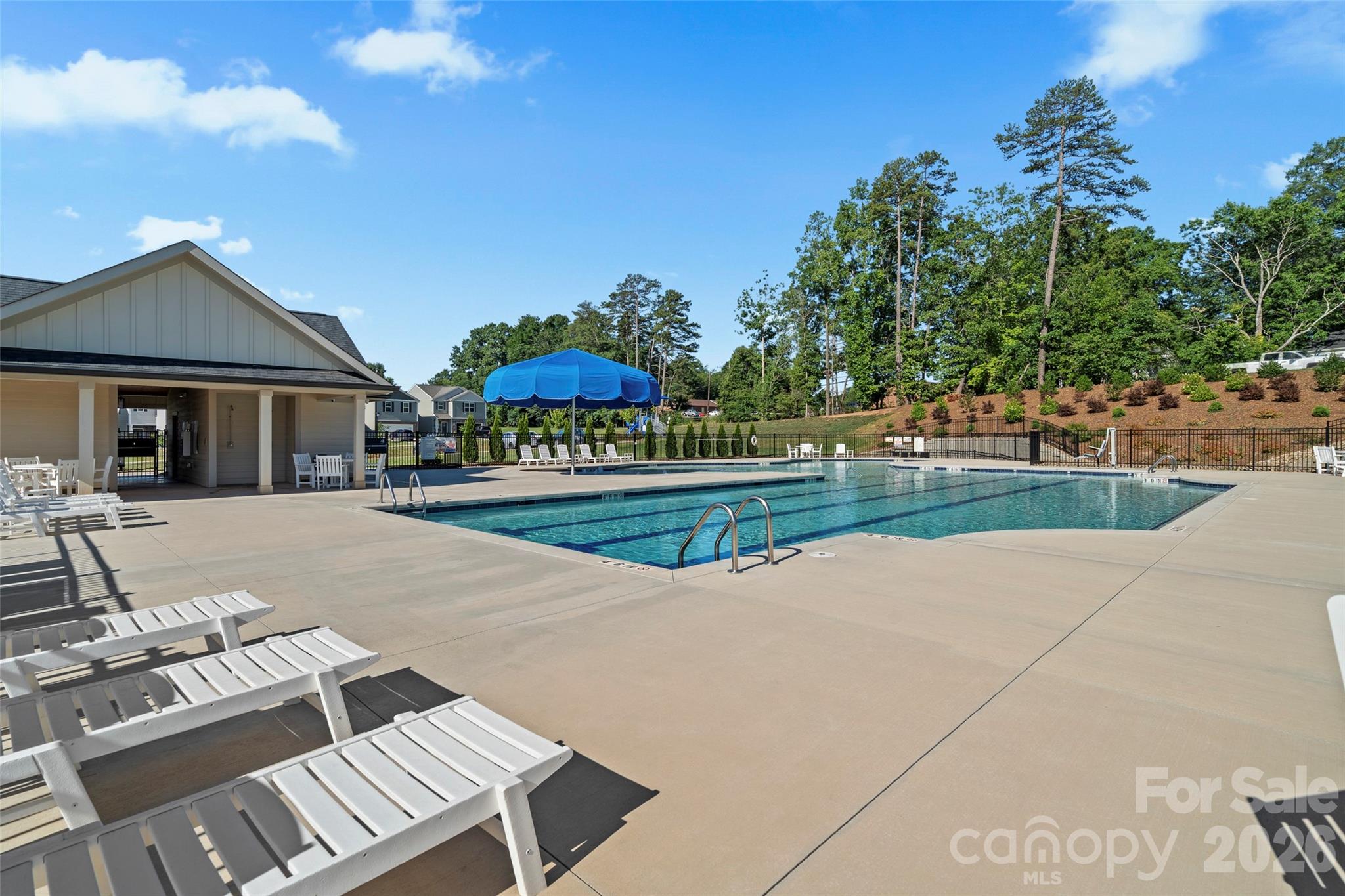 The Hamptons at Hickory - Residential