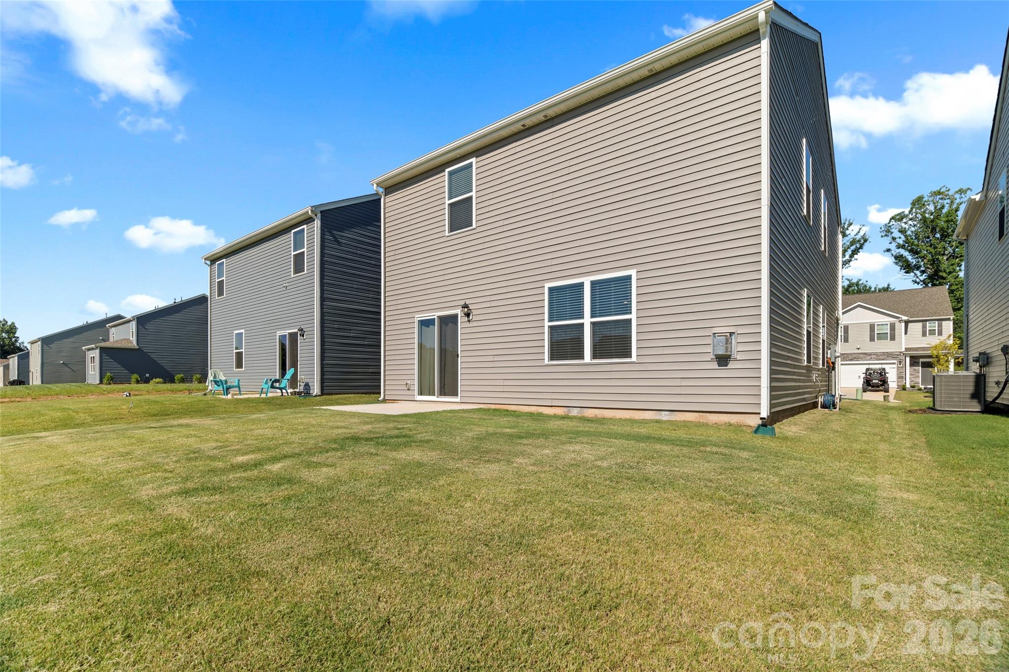 The Hamptons at Hickory - Residential