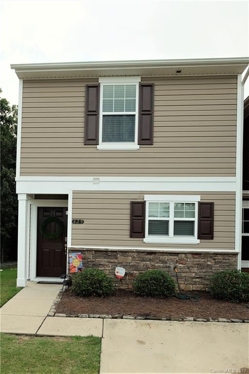 Beautiful three bedroom end unit town home in Catawba Village. Large open floor plan. Spacious kitchen w/stainless steel appliances and walk in pantry. Master suite upstairs with full bath. Two additional bedrooms with full bath and laundry also located on second floor. Private patio overlooking wooded nature trail. Outdoor storage room. Neighborhood amenities include clubhouse and beautifully landscaped pool.
