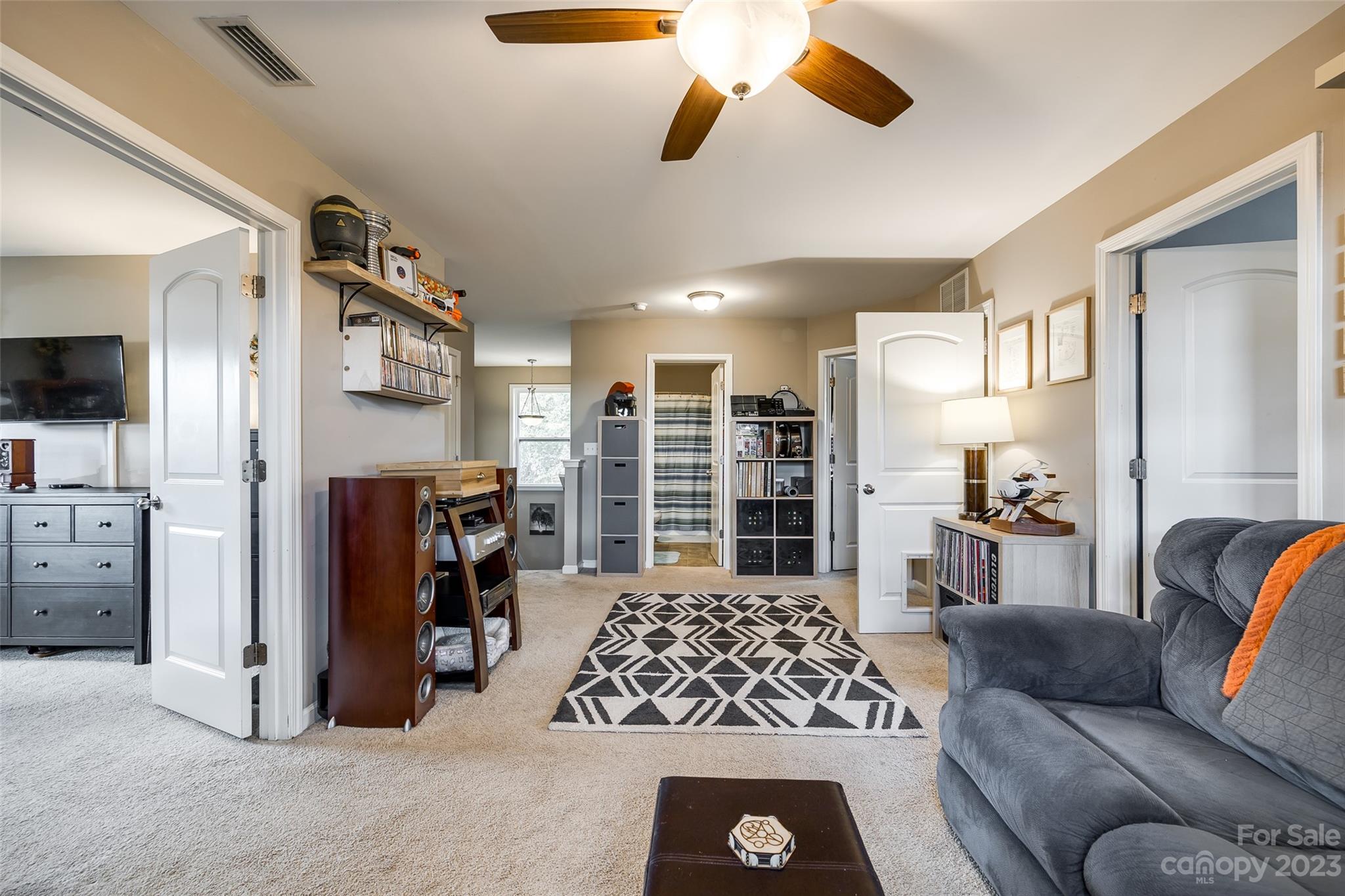 Ellis Pond - Residential