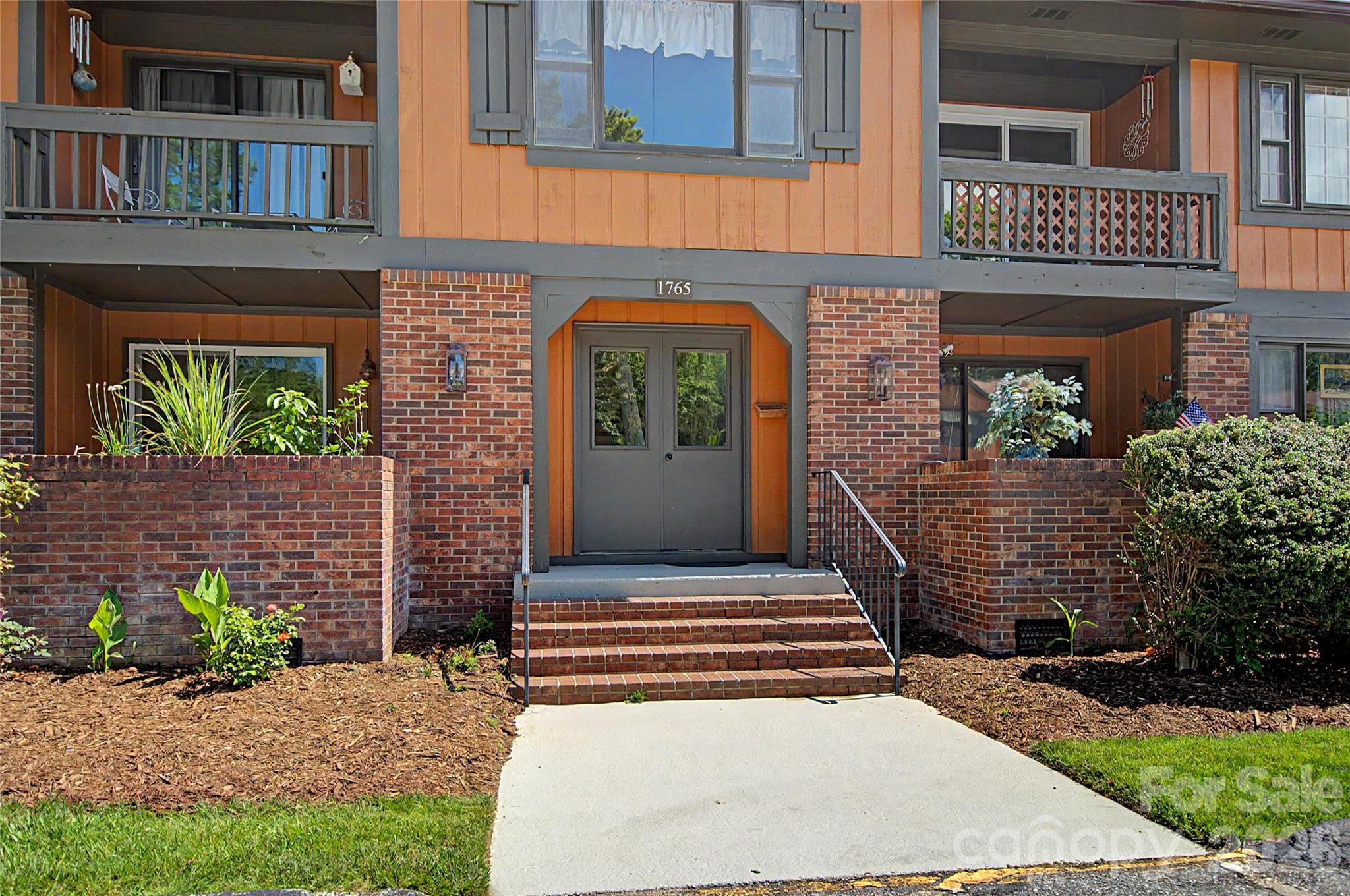 Haywood Manor - Residential
