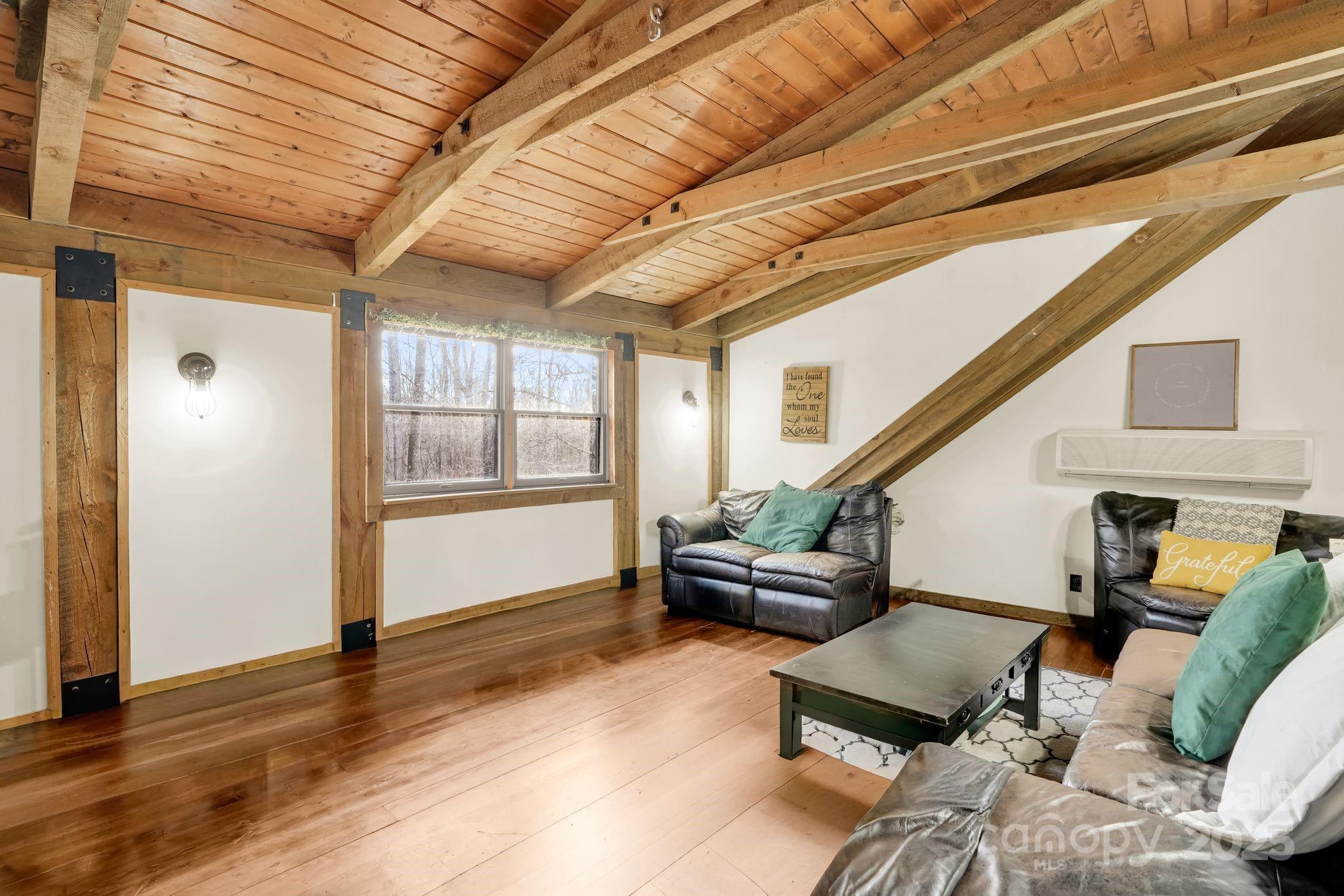 Woodland Knoll - Residential