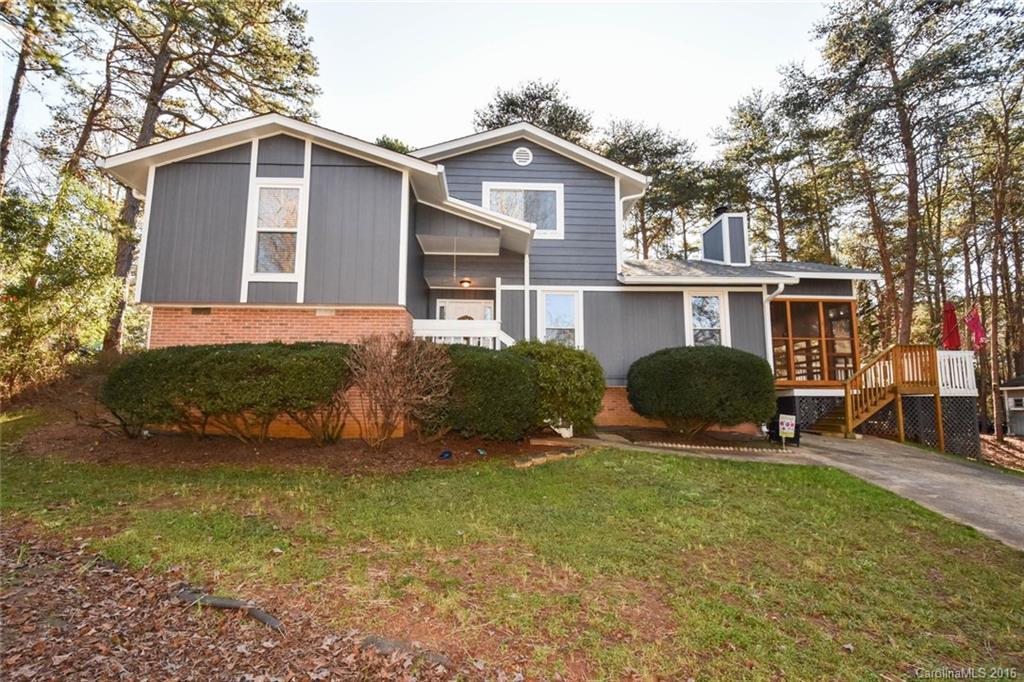 Welcome home to this Tega Cay treasure!  Enjoy everything Tega Cay has to offer from your new home!  Quiet evenings on the screened in porch, entertain on your deck, walking trails, parks, boat ramp/lake access.  Beautifully updated bath and a split bedroom plan for amazing privacy.  This home is waiting anxiously for it's new owner!
