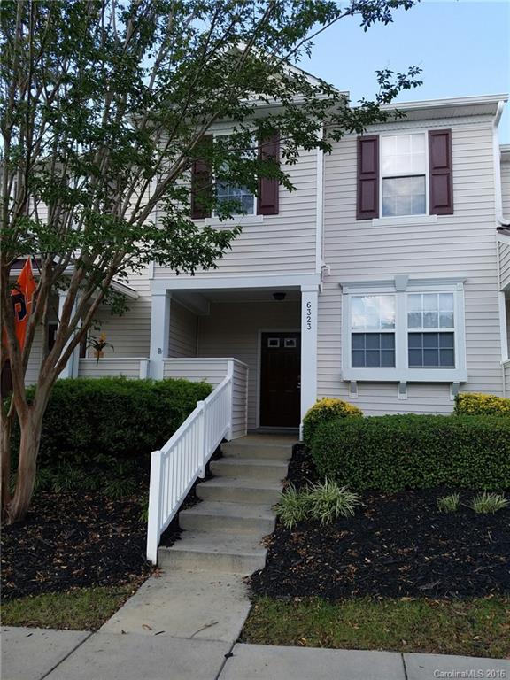 Townhome with lots of natural light. Fresh coat of neutral paint and BRAND NEW stainless steel appliances! This discounted rental rate subject to extended lease term.