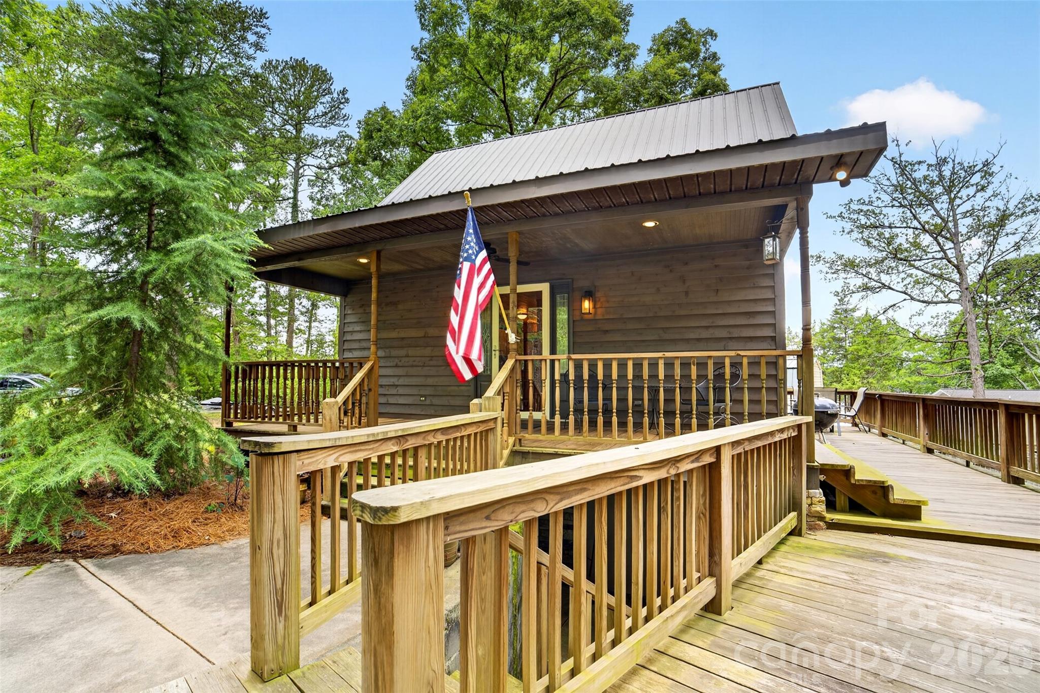 Badin Lake - Residential