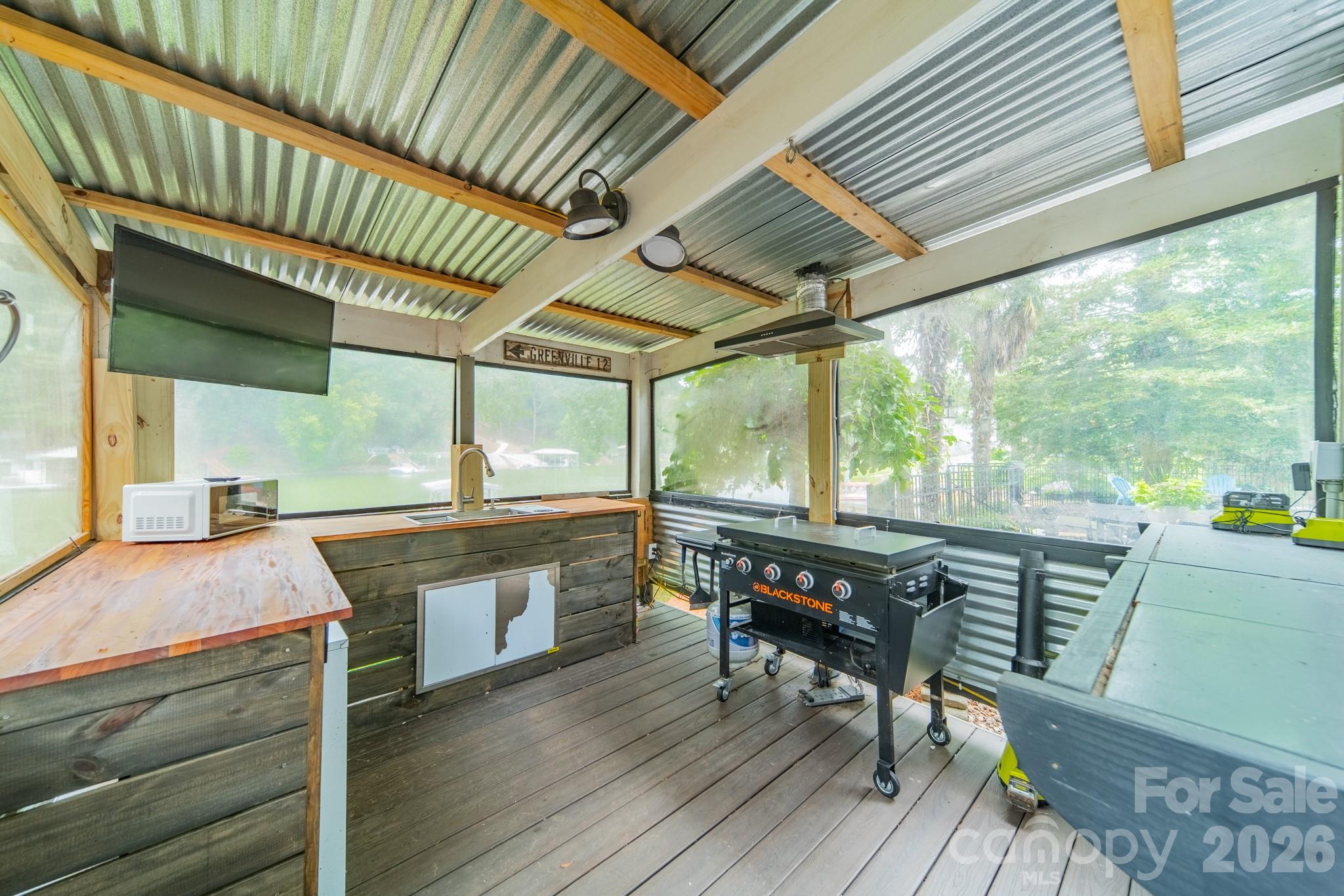Tega Cay - Residential