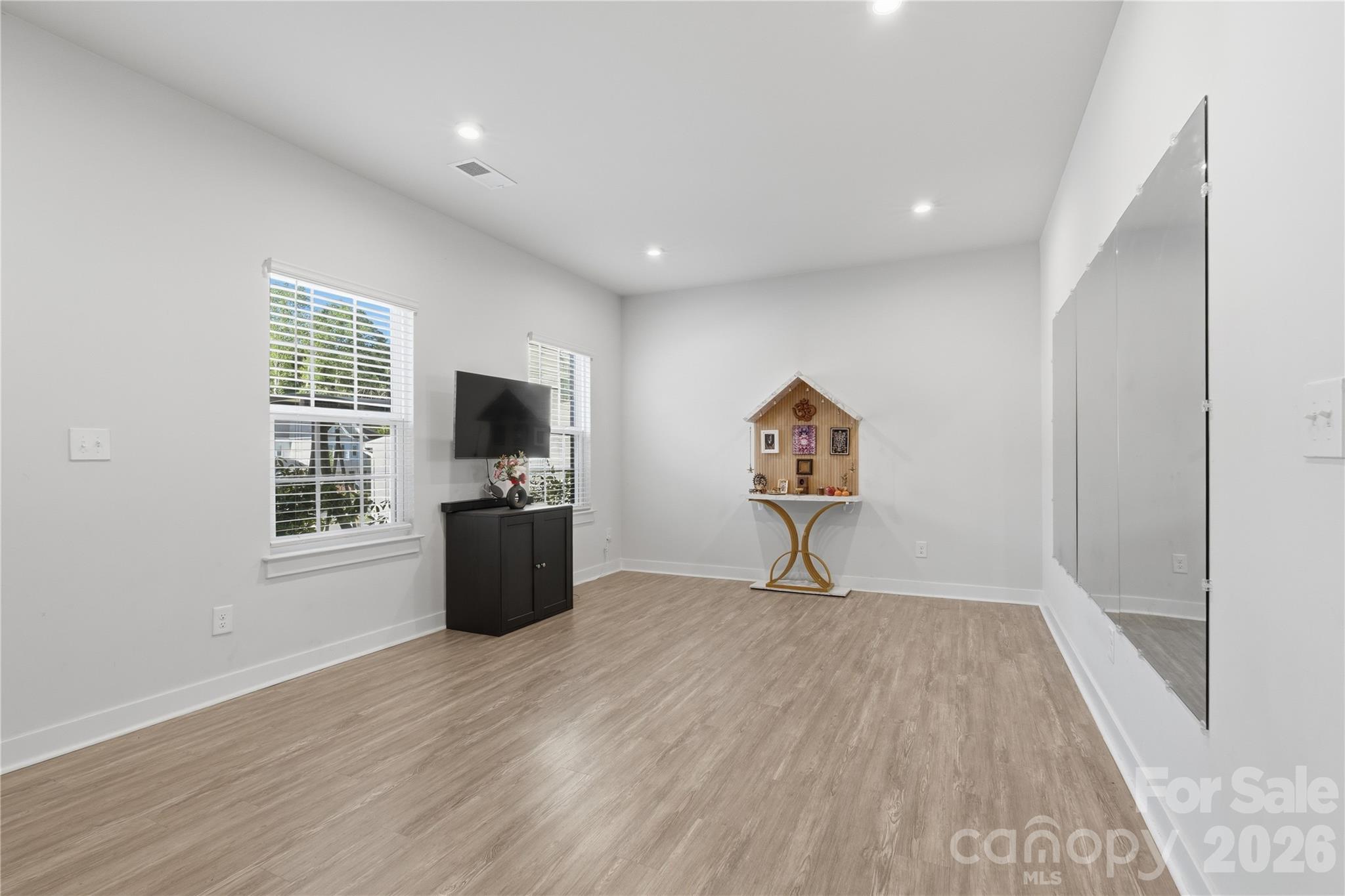 Holcomb Woods - Residential