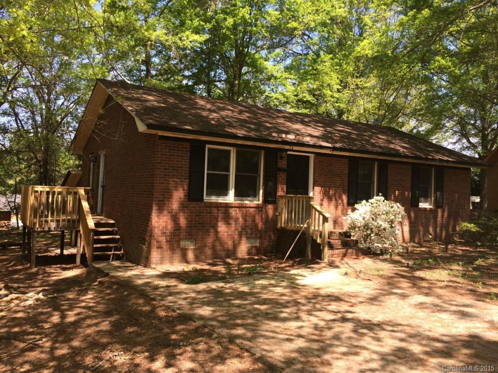 Great 3BR, 1.5bath starter home with many updates!  New HVAC and plumbing.  Updated kitchen and bathroom, appliances, and fresh paint throughout.  Large back yard with partial fence.