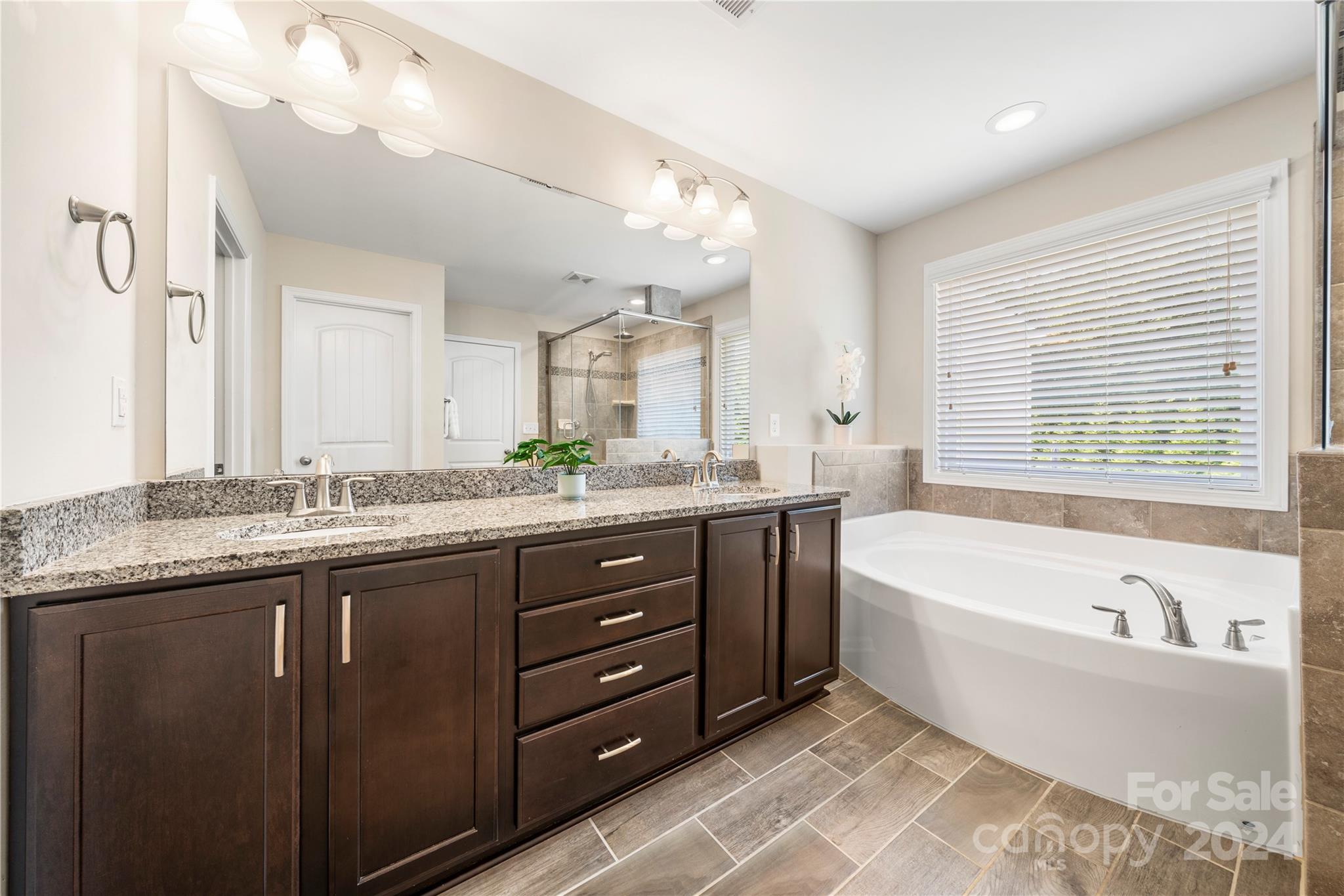 Lakebridge - Residential