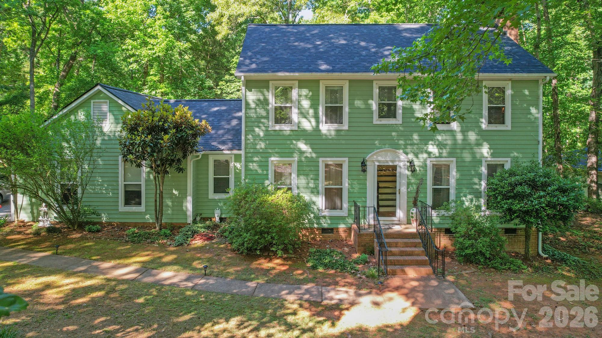 Nestled in a quiet community with no pass through streets you will find this lovely home sitting on an acre of land basking up to a wooded ravine.  The porch off the Living Room will provide plenty of peaceful relaxation as you look over your yard.  The backyard is a great size and the special made picnic table will provide you with a great spot to build memories.

Well maintained property will allow you to move in with no surprises.  Come and see this one!