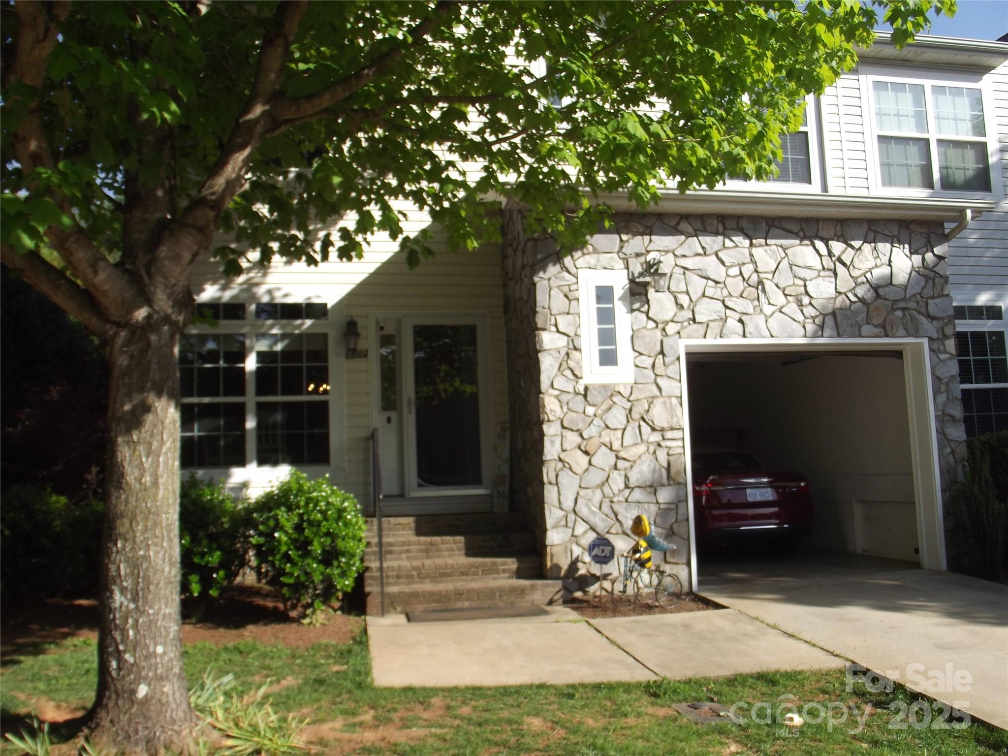 oak Ridge Townhomes - Residential
