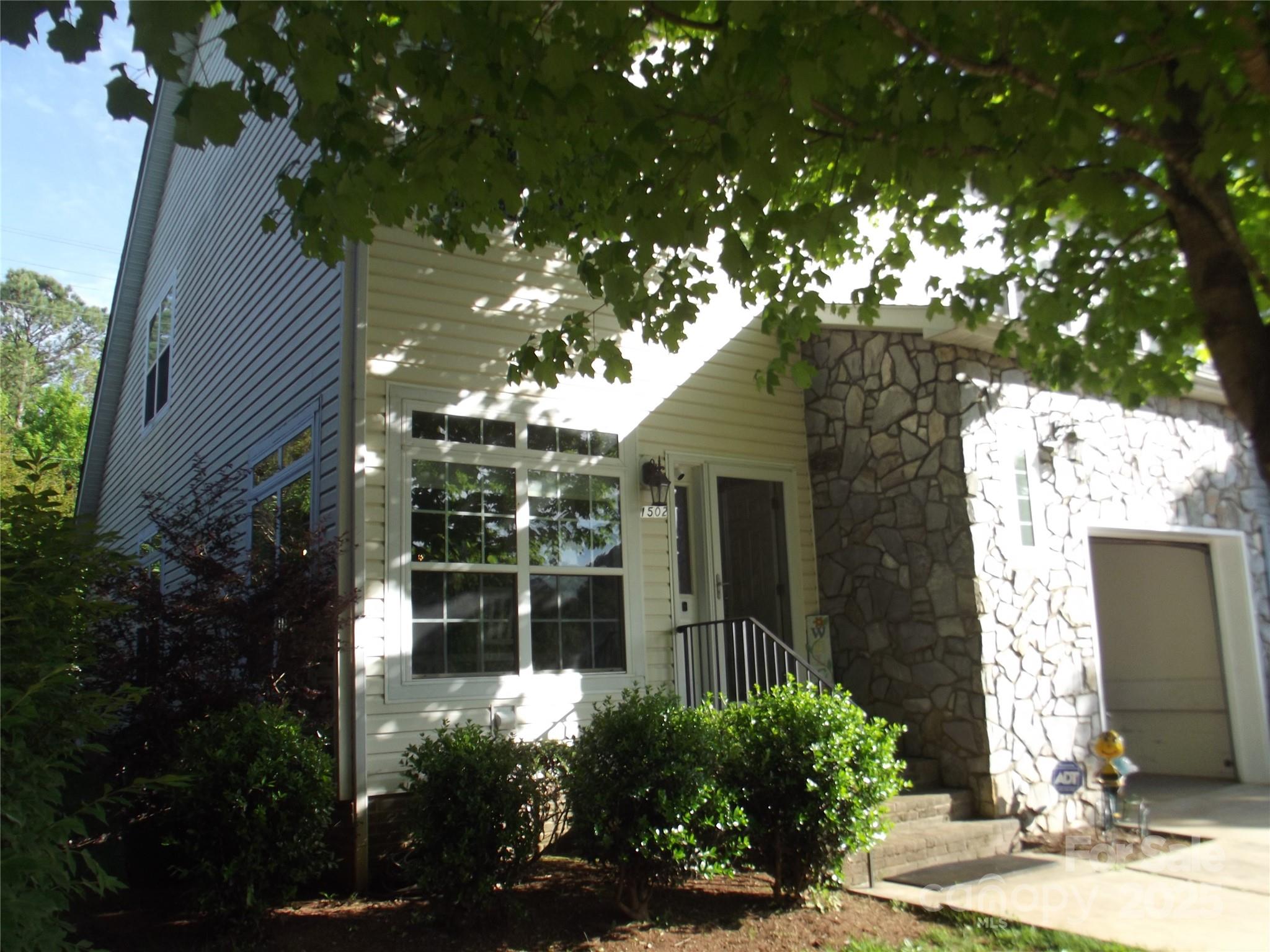 oak Ridge Townhomes - Residential