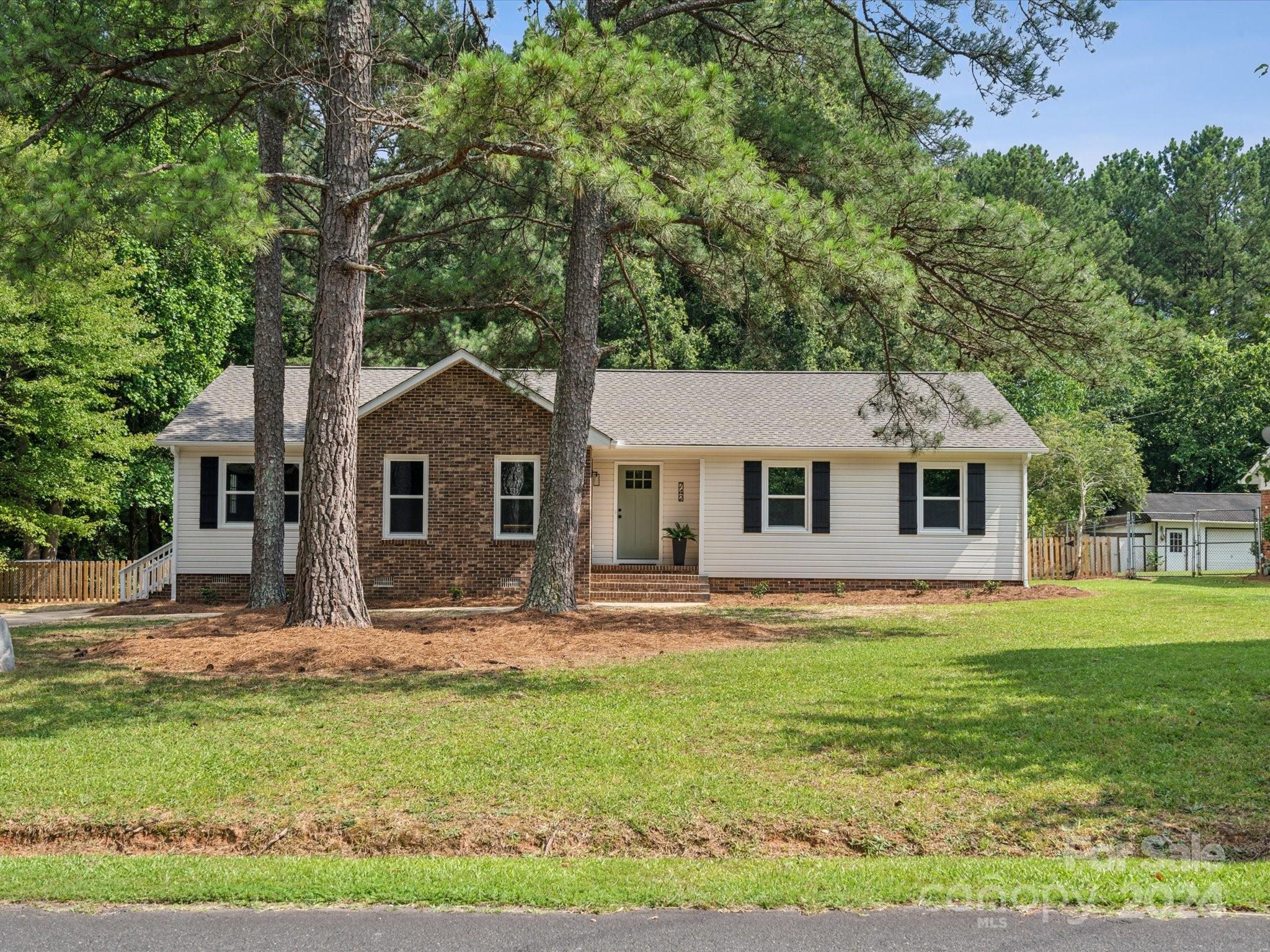 Ragin Estates - Residential