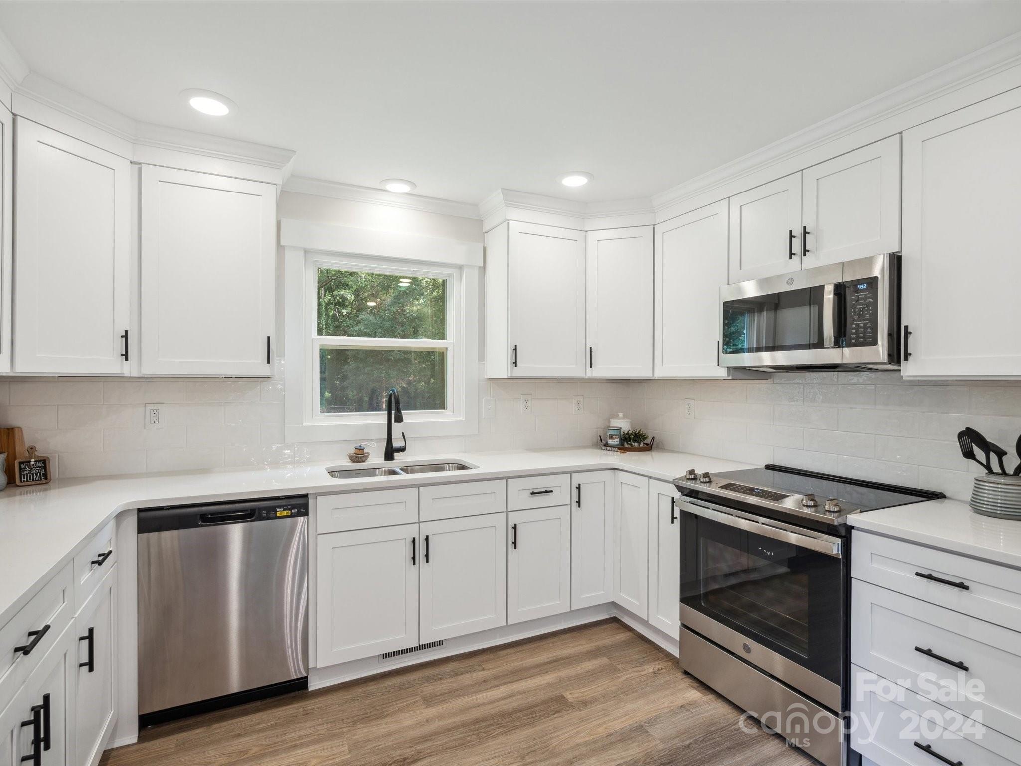 Ragin Estates - Residential
