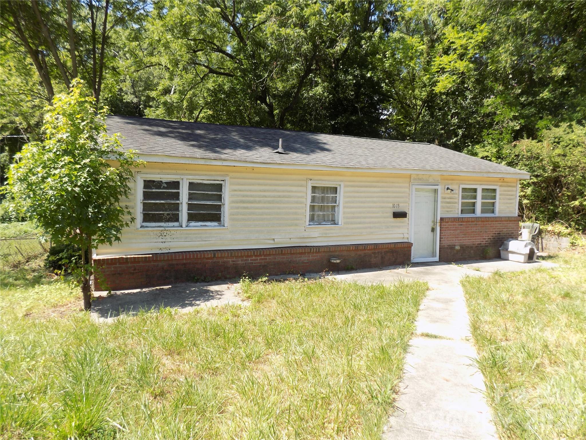 THE SUBJECT PROPERTY NEEDS COMPLETE UPDATING ..SOLD AS IS WHERE IS.....NO DUE DILIGENCE PERIOD