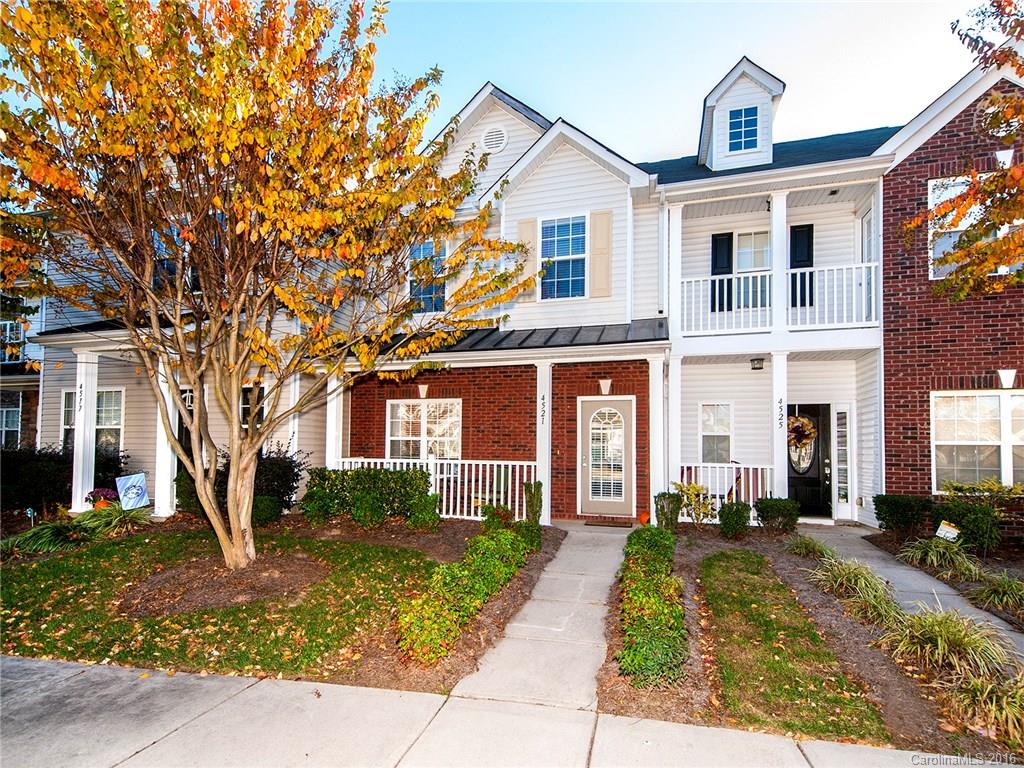 Come see your new home nestled in Pennington Place! It has an open floor plan with tons of great features including laminate wood floors throughout! Snuggle up in front of the gas fireplace. The living room also features a hand painted wall. The kitchen has granite countertops with an island, tile floors, and stainless appliances. Master has a walk in closet and master bath with a garden tub and separate shower. Hurry this beauty won't last!