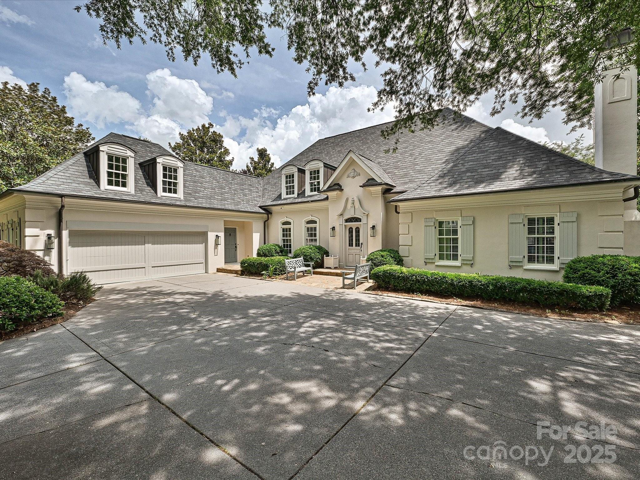 Beautiful French Provincial in Pellyn Grove!