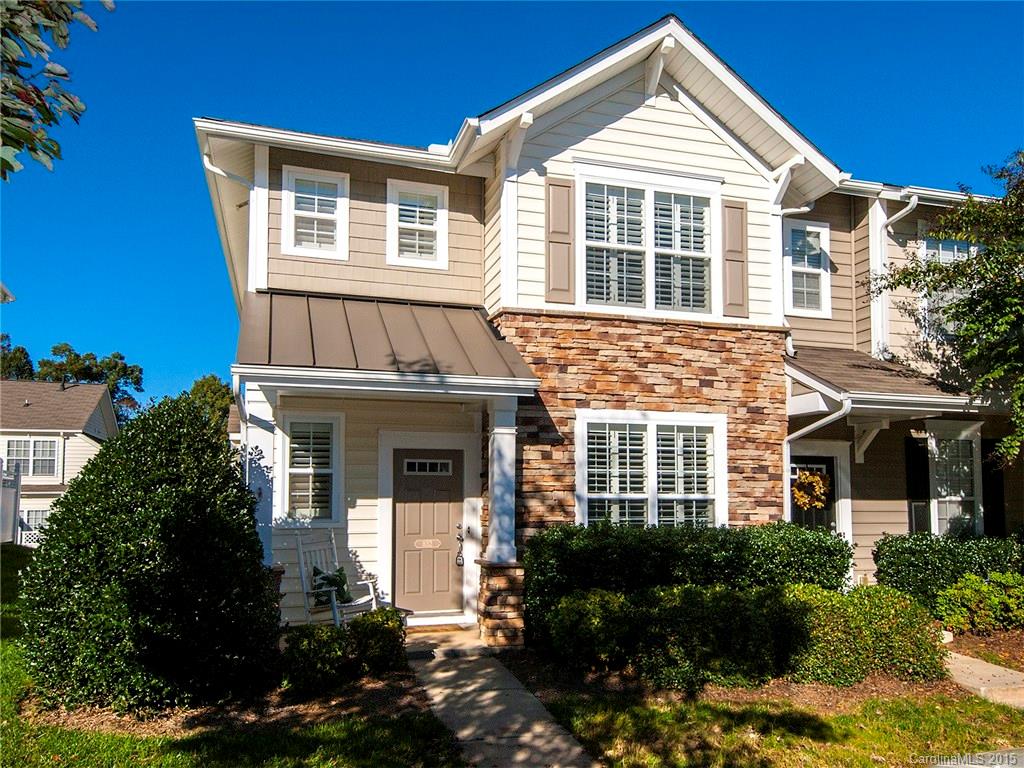 This 3 bedroom, 2 and a half bath end unit won't last long at all, cute as a button and in great condition. Enjoy your summers on the enclosed patio or the community pool and winters by the fire. Enjoy cooking in your gorgeous kitchen complete w/ a gas stove and stainless steel appliances. Plantation shutters on every window you are sure to want to call this place home. Come home for the holidays! Call Matt your local mortgage expert @Wells Fargo for pre-approvals. 704-737-9817 NMLSR ID 505948
