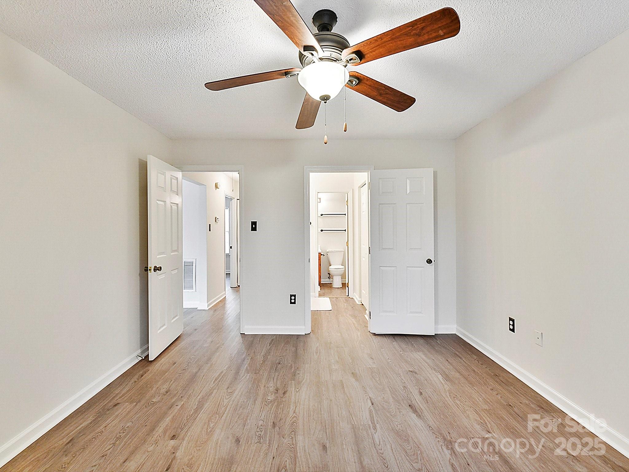 Hunt Club Villas - Residential
