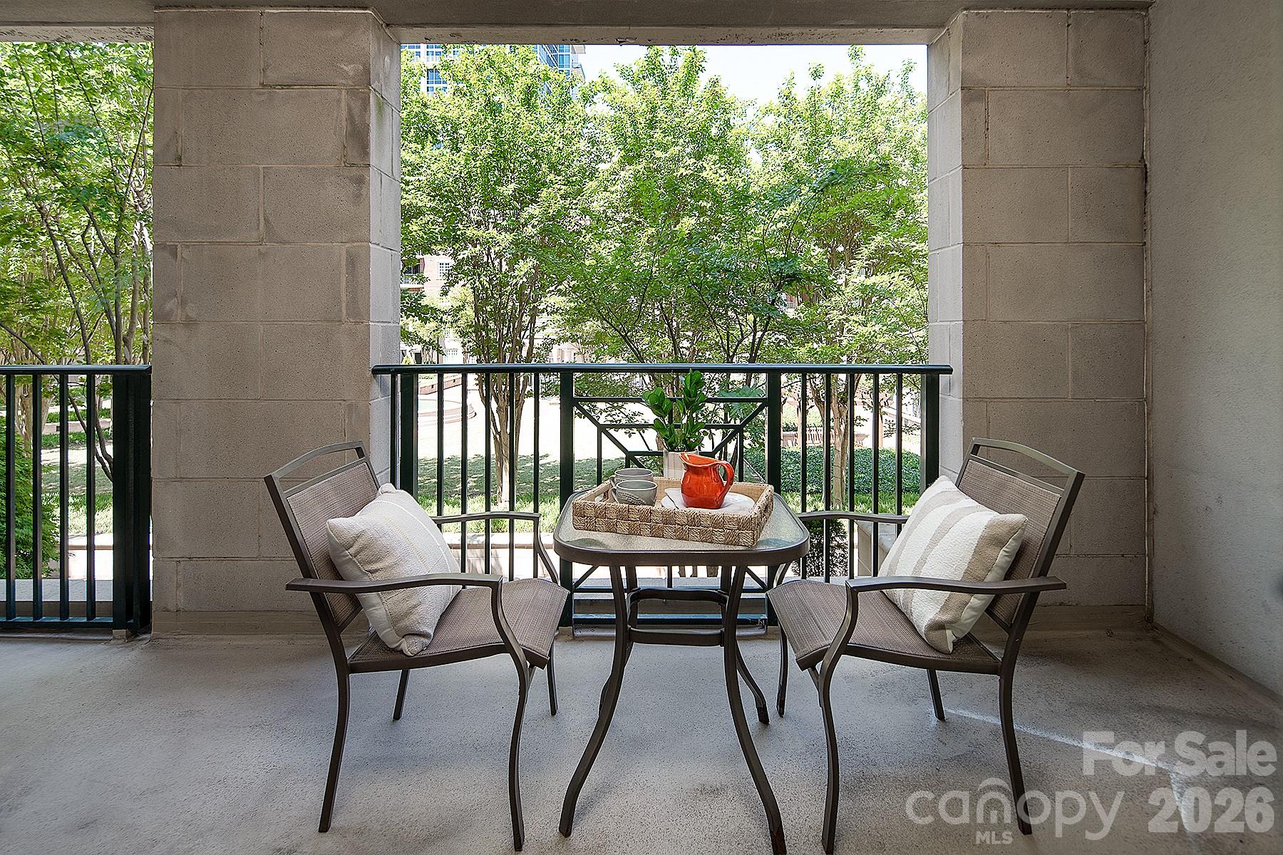 Fifth and Poplar - Residential