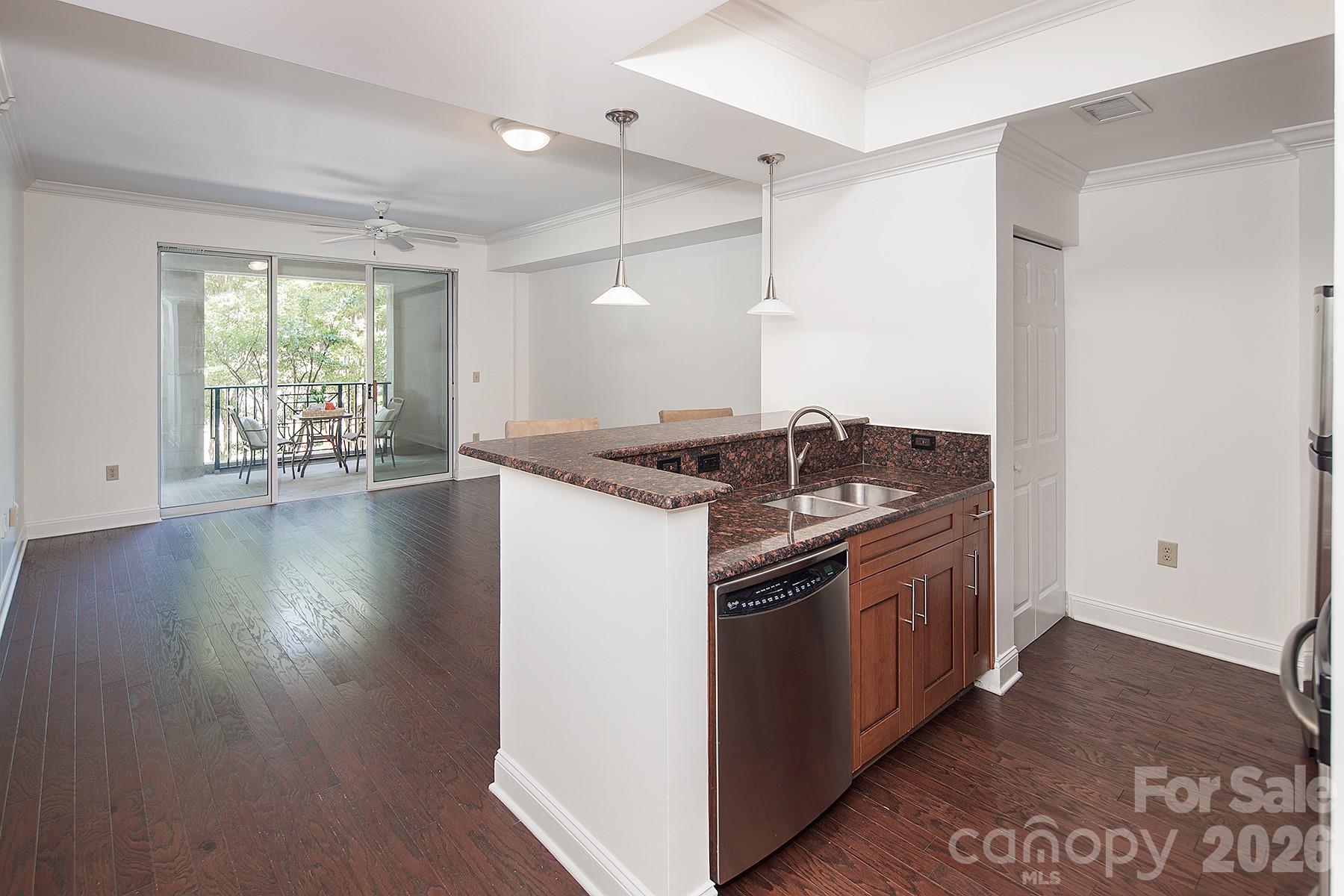Fifth and Poplar - Residential