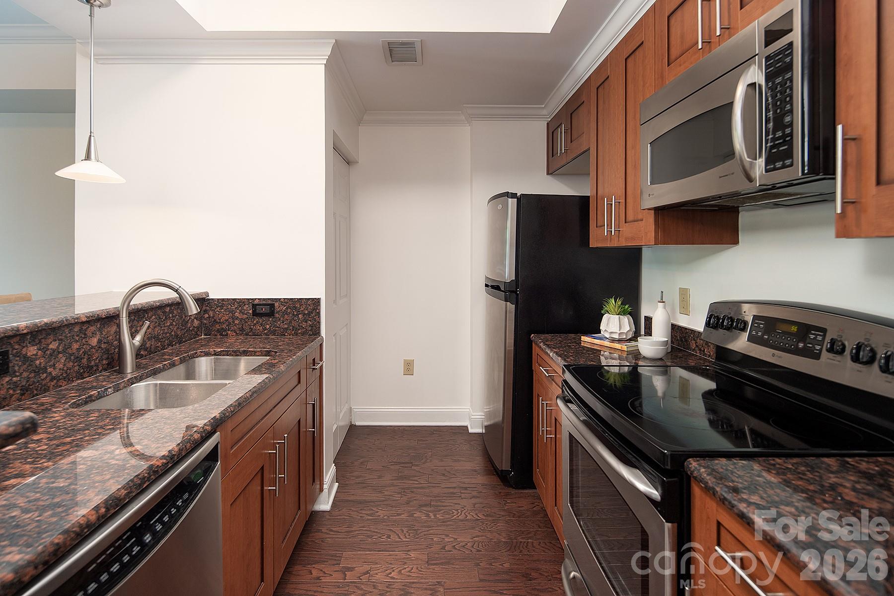 Fifth and Poplar - Residential