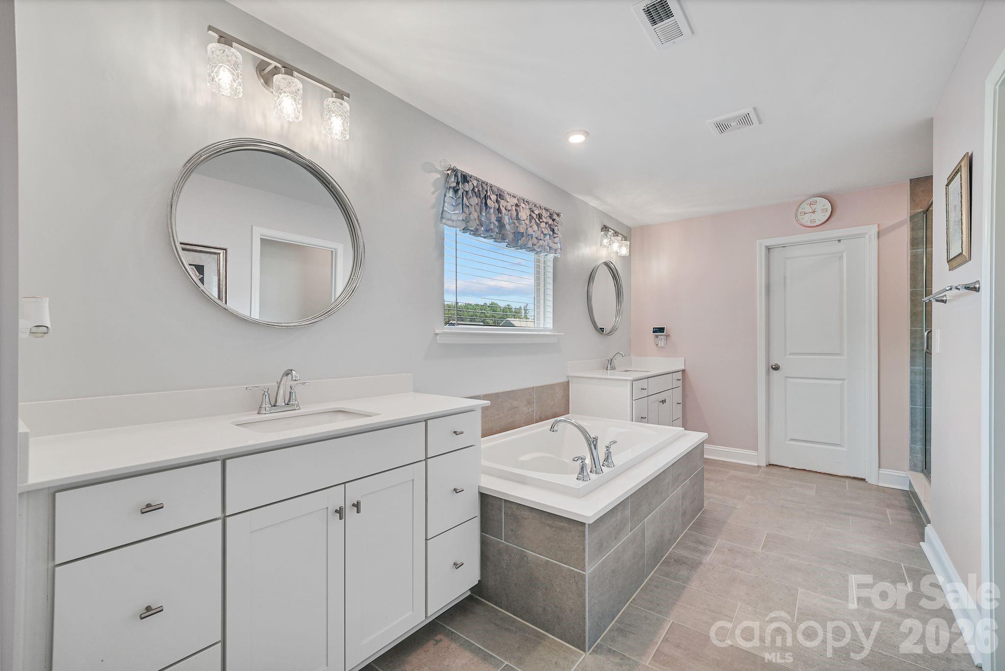 Paddlers Cove - Residential