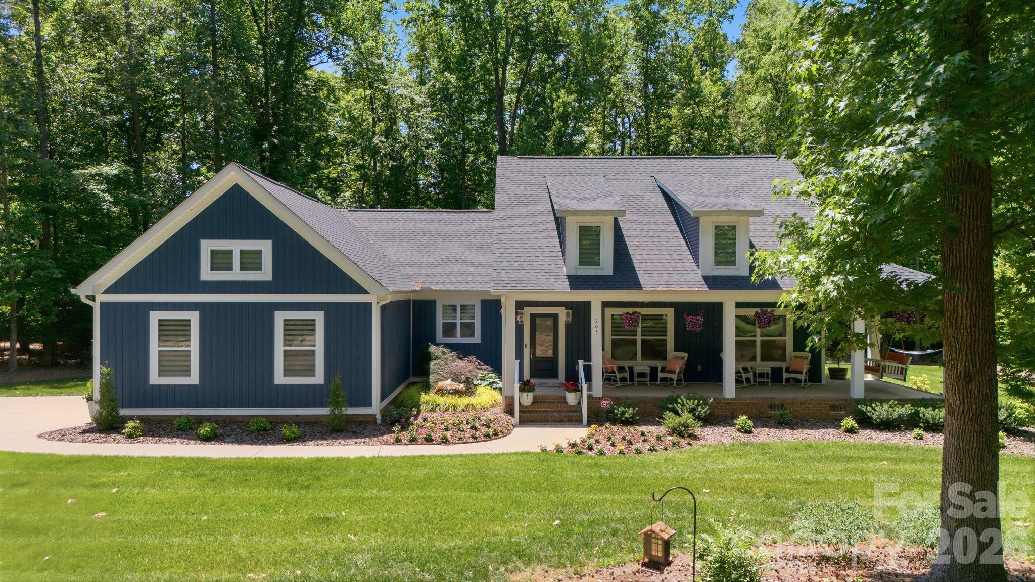 Yachtsmans Point - Residential