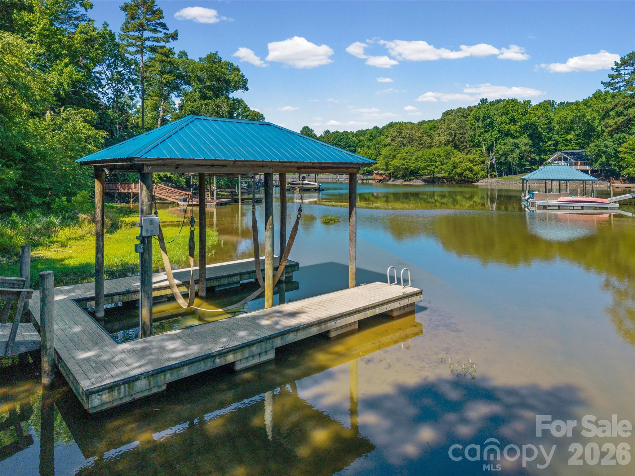 Tega Cay - Residential