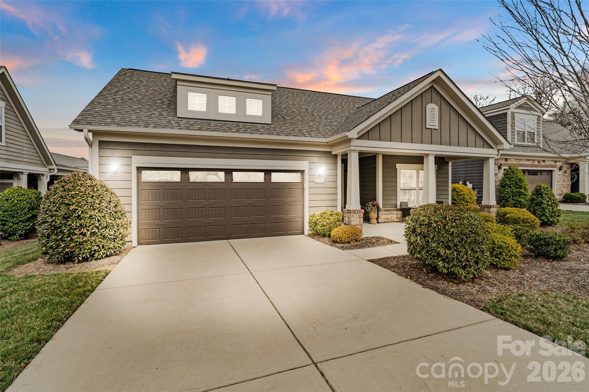 The Courtyards At Wesley Chapel - Residential